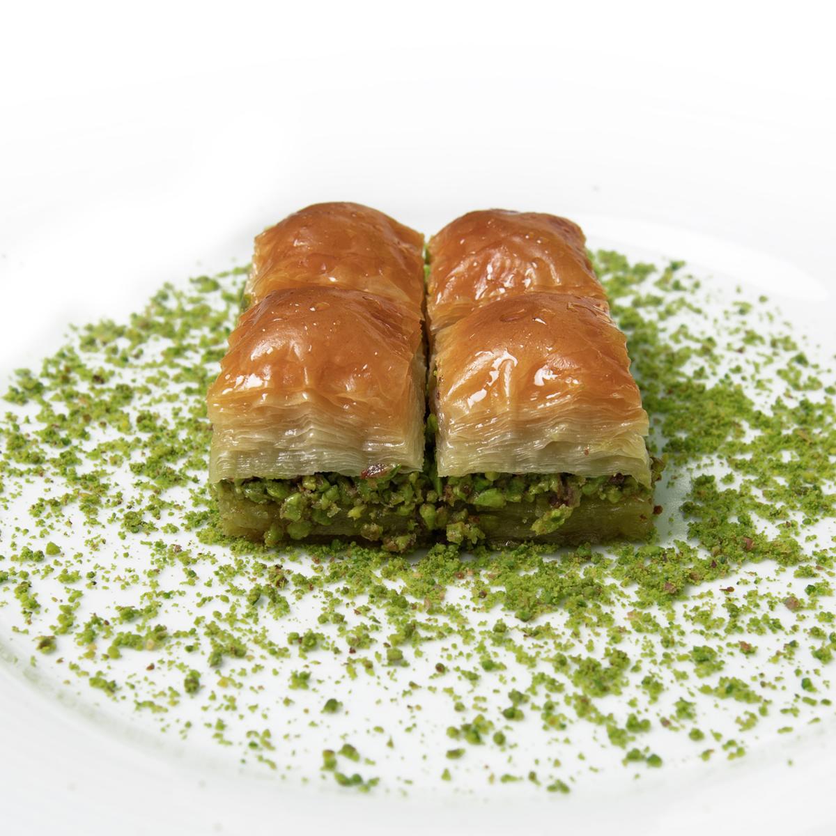 Fıstıklı Kuru Baklava 0,5 kg paket ( 12-13 Dilim )