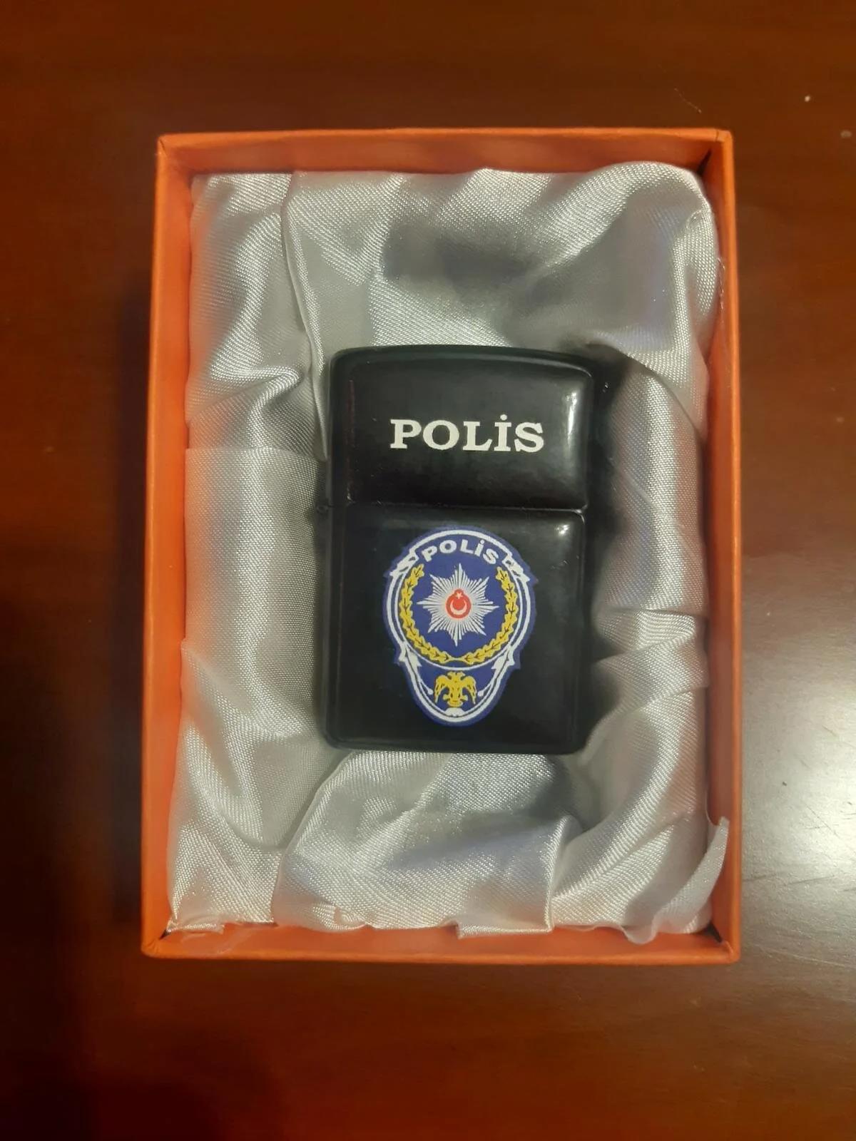 POLİS TEŞKİLATI DESENLİ ZİPPO BENZİNLİ ÇAKMAK.