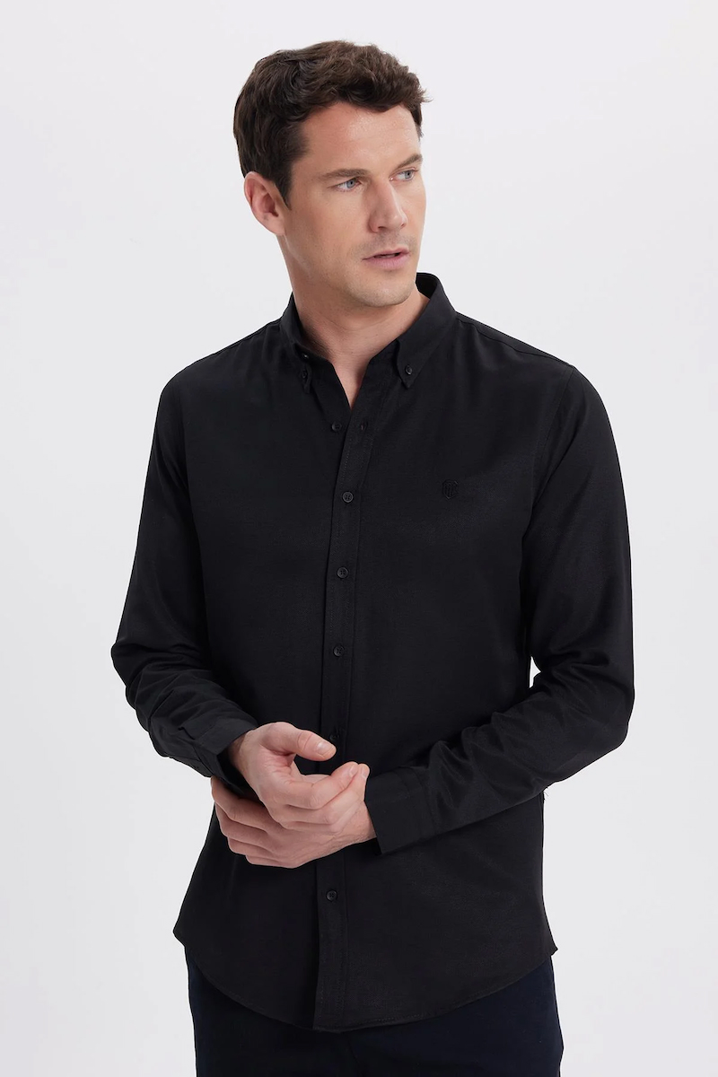Erkek Slim Fit Dar Kesim Düz Oxford Armalı Yaka Düğmeli Siyah Spor Gömlek