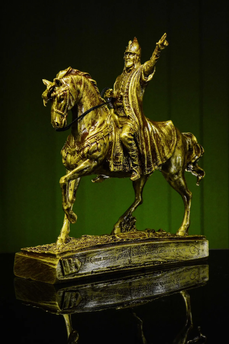 Özel Tasarım Atlı Osmanlı Padişahı Fatih Sultan Mehmet Gold Altın Heykel Biblo