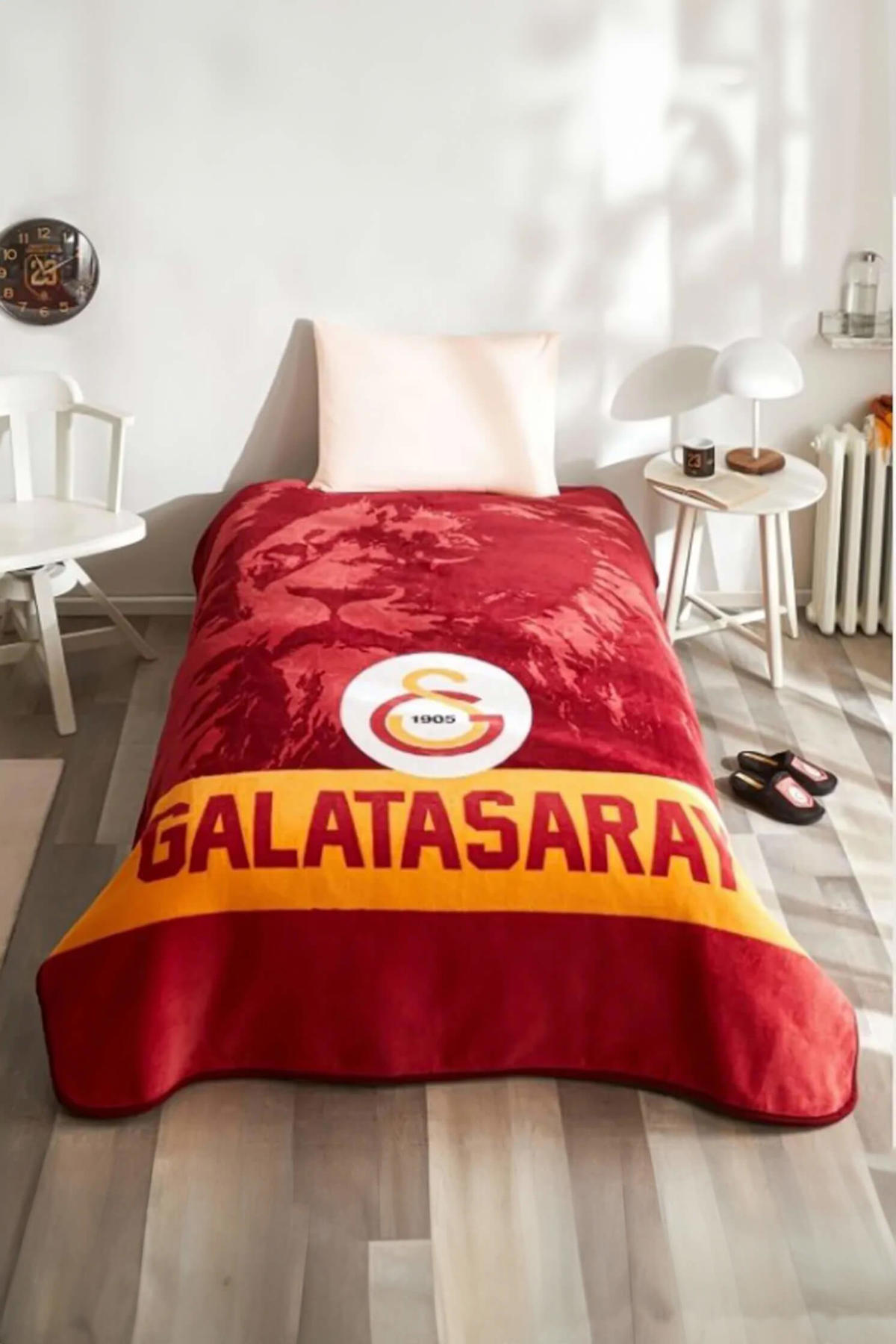 Taç Galatasaray Aslan Lisanslı Tek Kişilik Battaniye