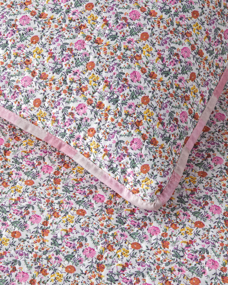 Blushing Blooms Çok Amaçlı Çift Kişilik Yatak Örtüsü Takımı 200x220 cm Pembe