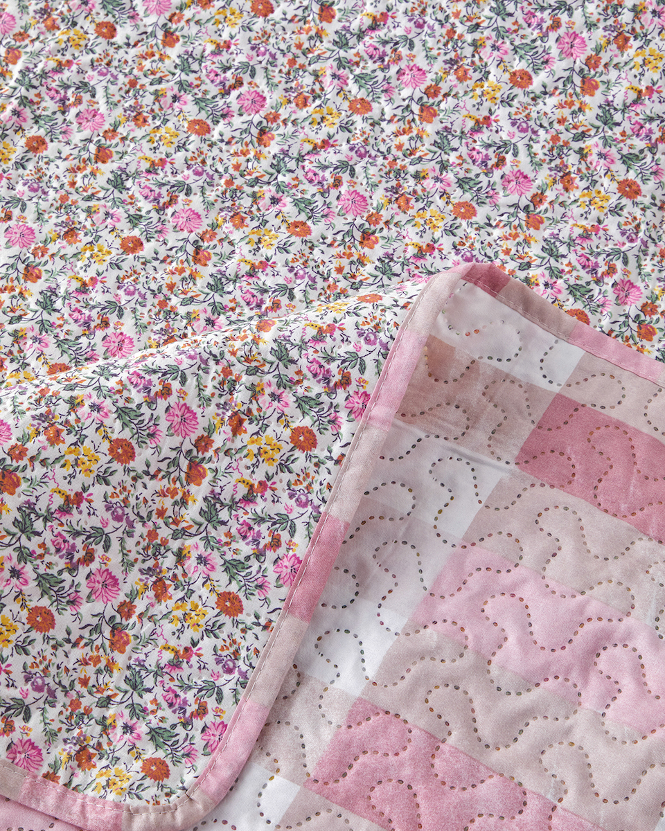 Blushing Blooms Çok Amaçlı Çift Kişilik Yatak Örtüsü Takımı 200x220 cm Pembe