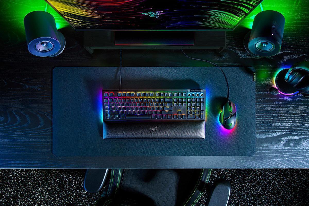 Razer BlackWidow V4 (Green Switch) Kablolu Türkçe Q Gaming Klavye RZ03-04691200-R3L1
