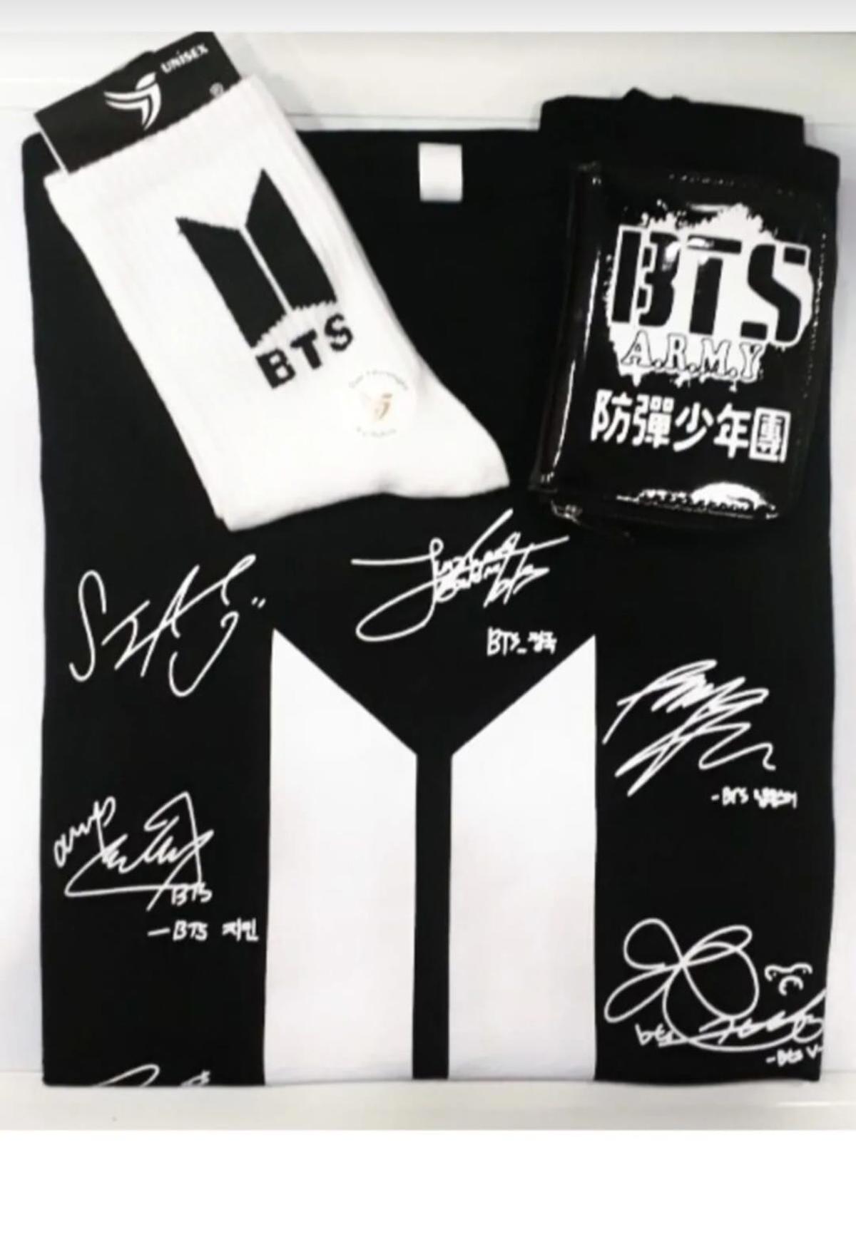 Bts Unisex Siyah T-shirt Bts Cüzdan Çorap Kombin