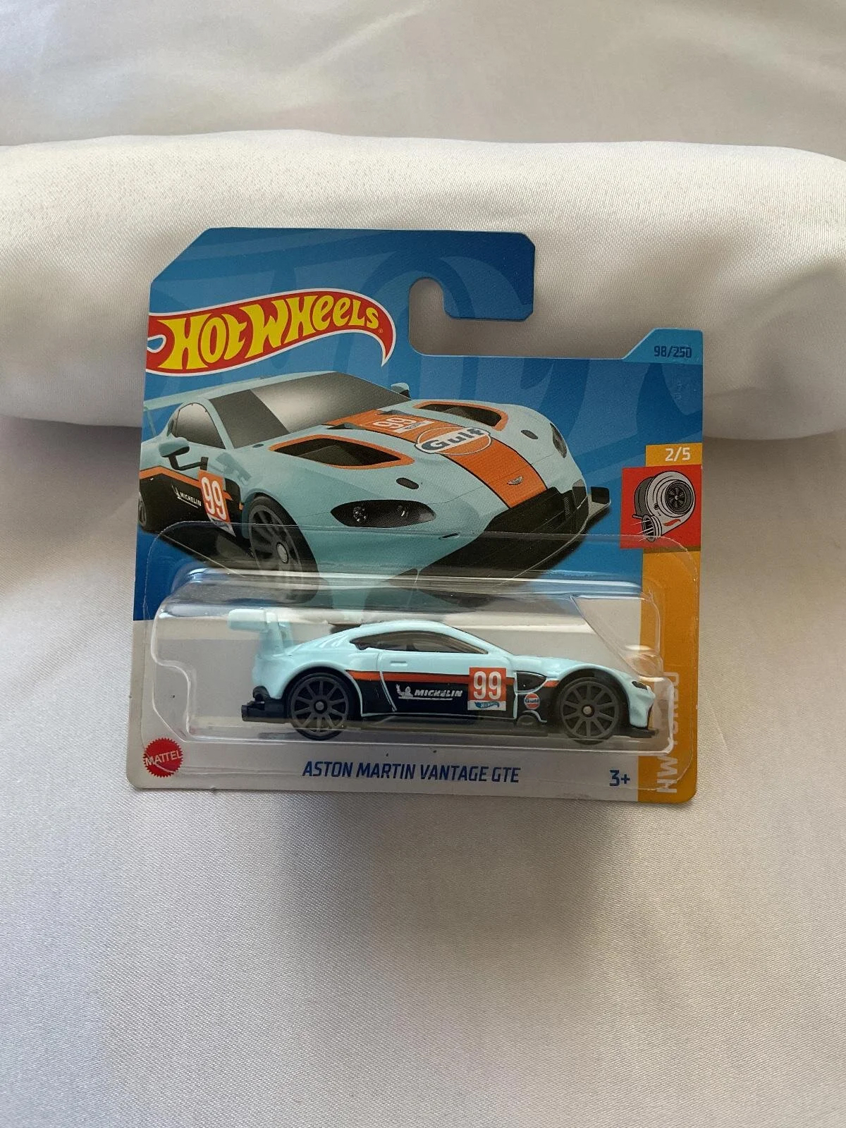 HOT WHEELS - ASTON MARTIN VANTAGE