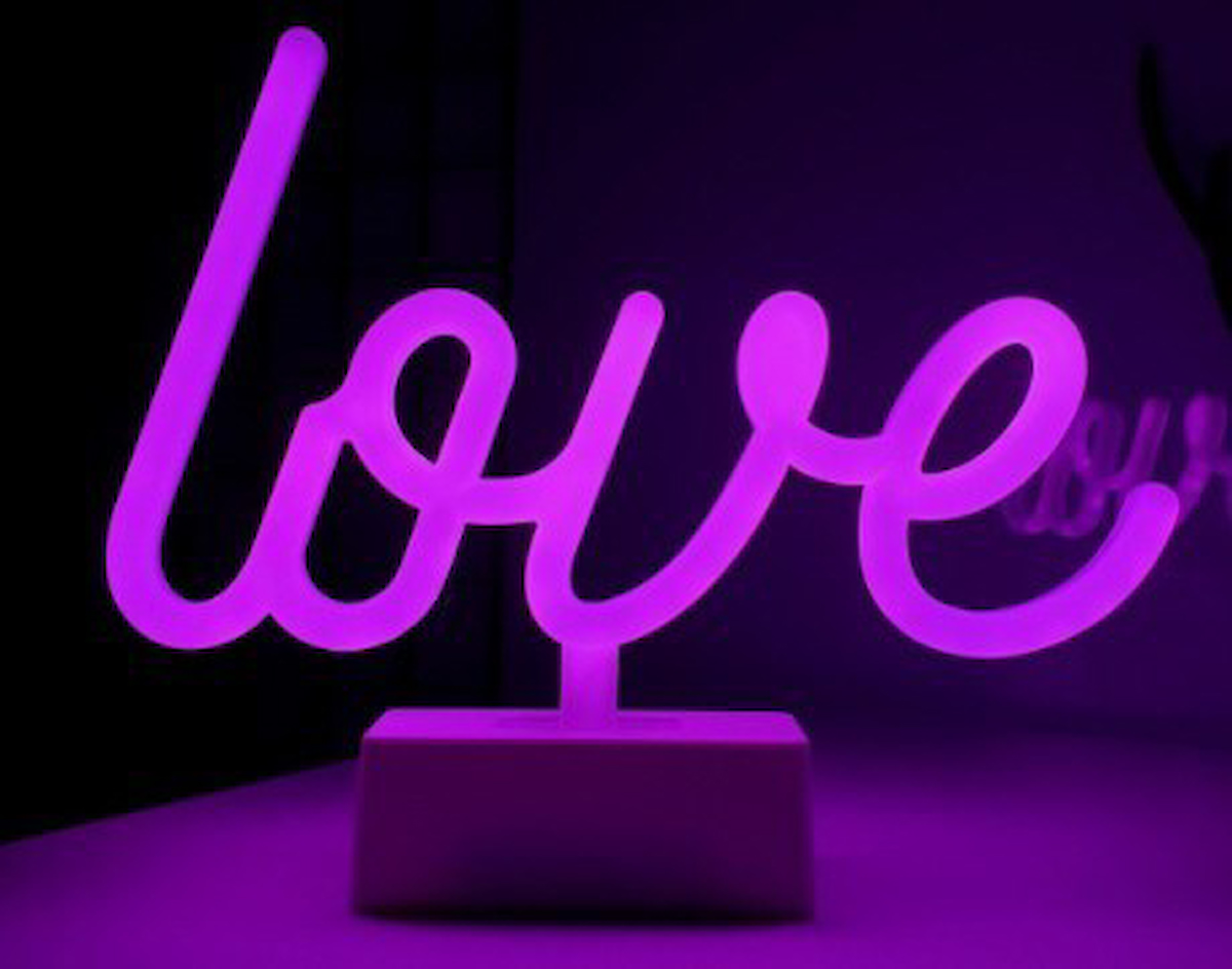 Neon Işıklı Love Yazılı Masa Gece Lambası 