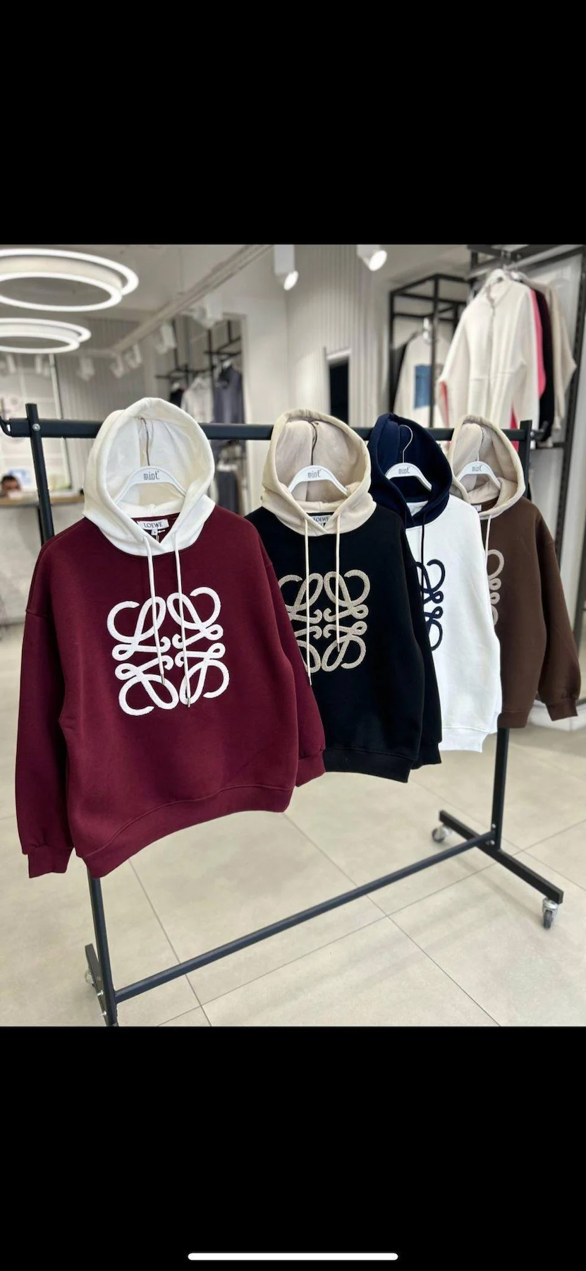 Muadil İşleme Detay Siyah Kapüşonlu Sweatshirt