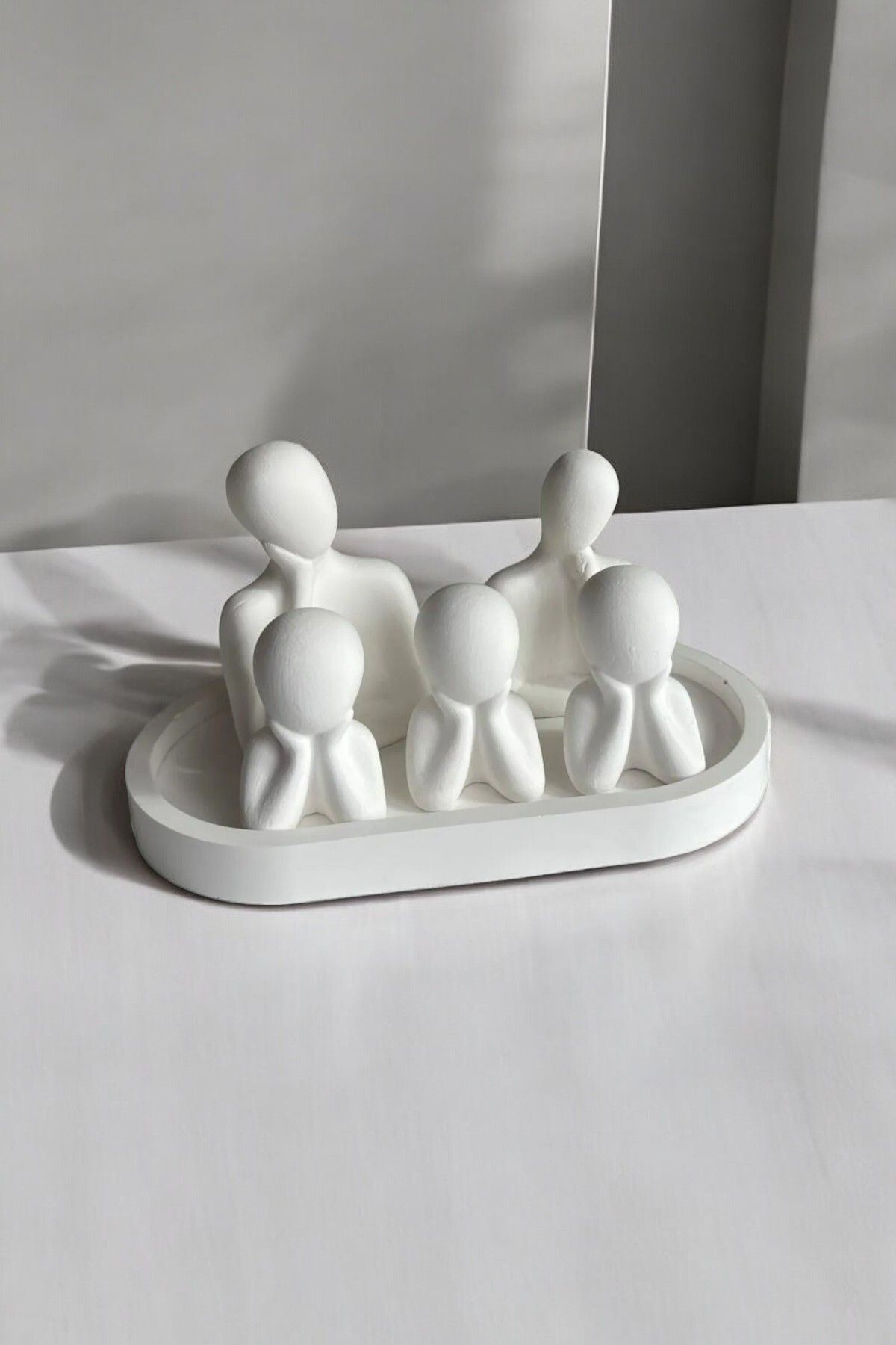 Beşli Aile Dekoratif Obje Biblo (8 cm-7 cm-6 cm) Beyaz-Tabaklı