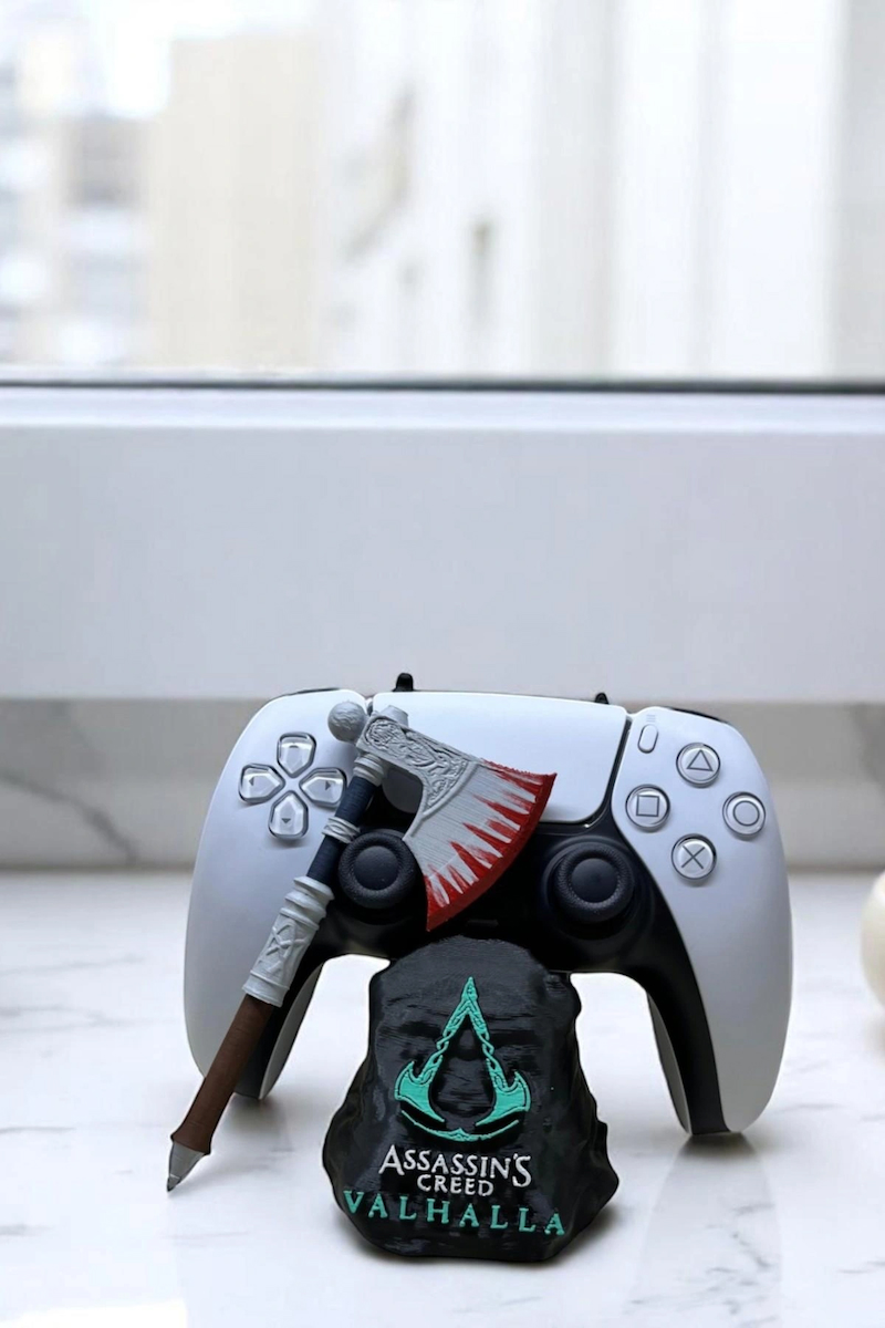 Assassin’s Creed PlayStation Konsol Standı Kol Tutucu Stand Joystick Standı PS4/PS5/XBOX Uyumlu