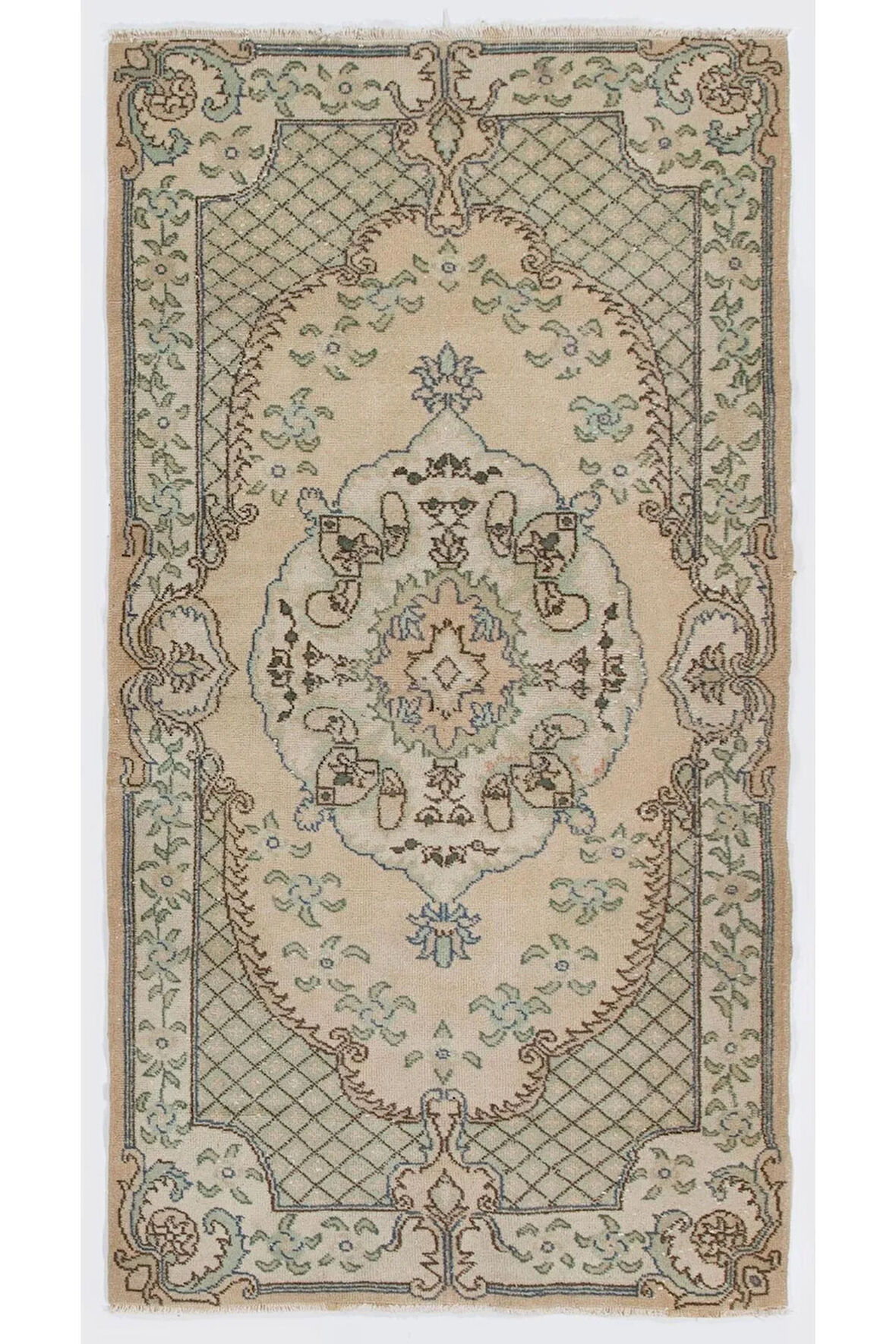 117x215 cm Türünün tek örneği Eski Türk Halısı, Güneşte Soldurulmuş Alan Halısı