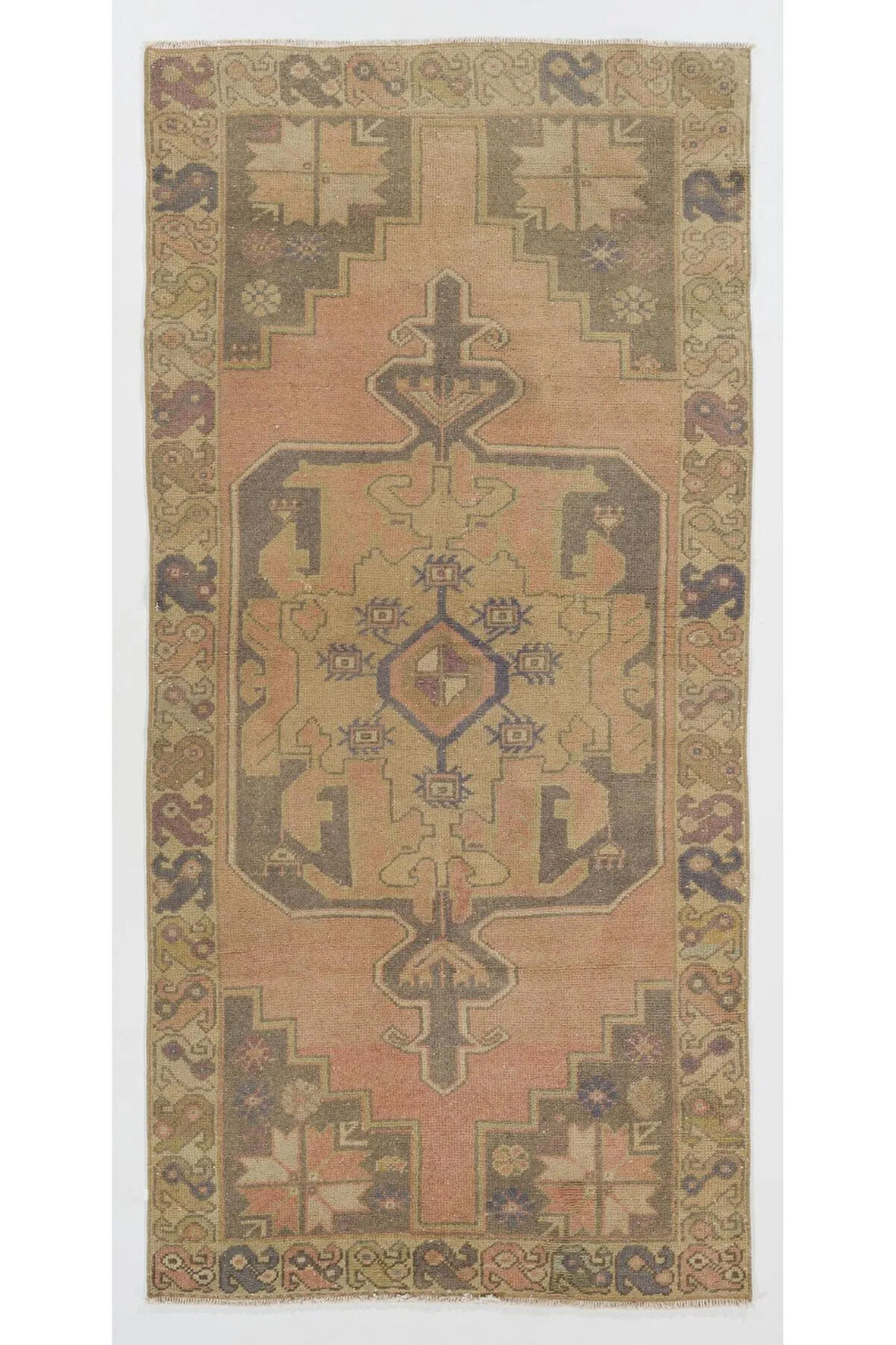 122x252 cm Güneşte Soldurulmuş Eşsiz El Dokuma Eski Türk Uşak Halısı, %100 Yün