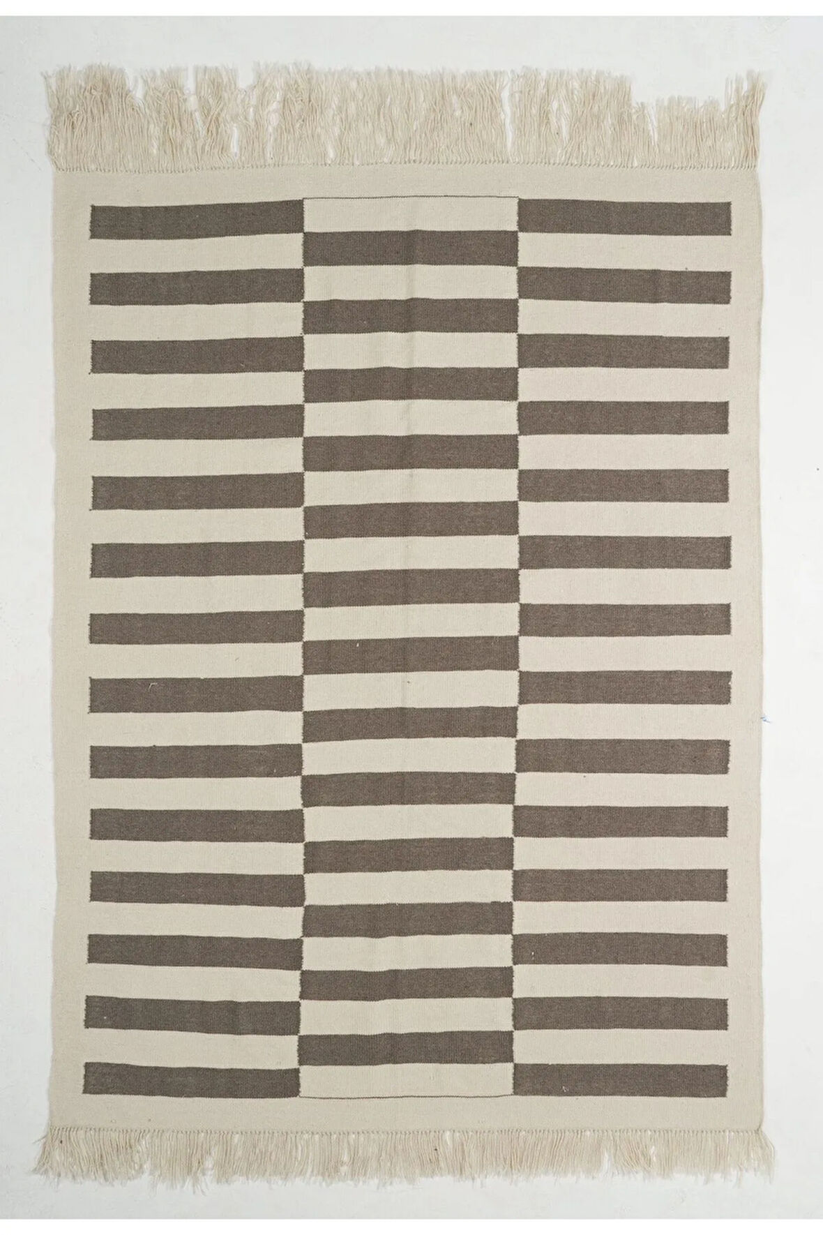 238x325 cm Eski El Dokuma Kilim, %100 Doğal Boyanmamış Yün, Özel Seçenekler Mevcuttur