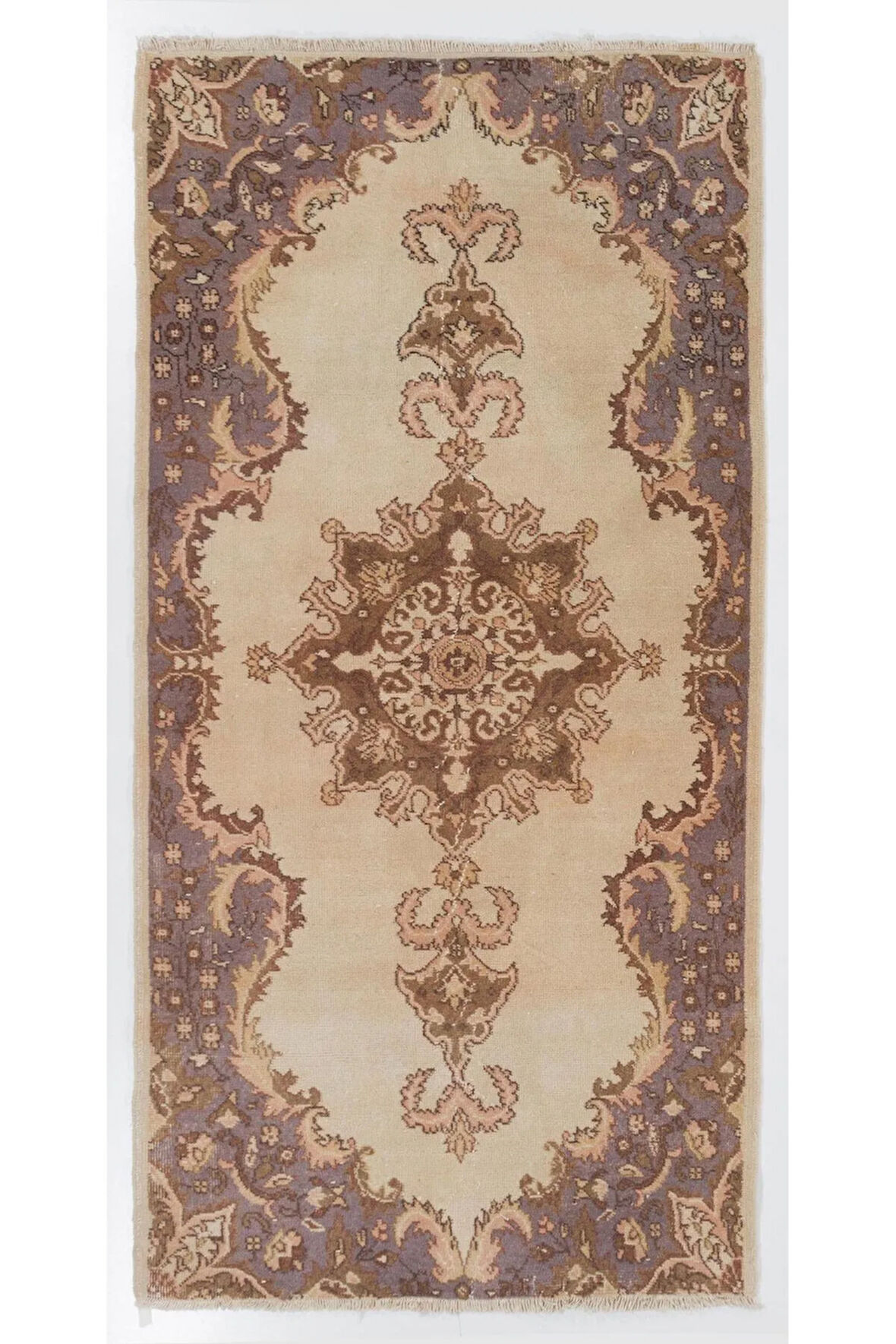 113x230 cm Bej Renklerde, Madalyonlu, El Dokuması Eski Anadolu Uşak Halısı. Yün Zemin Kaplama