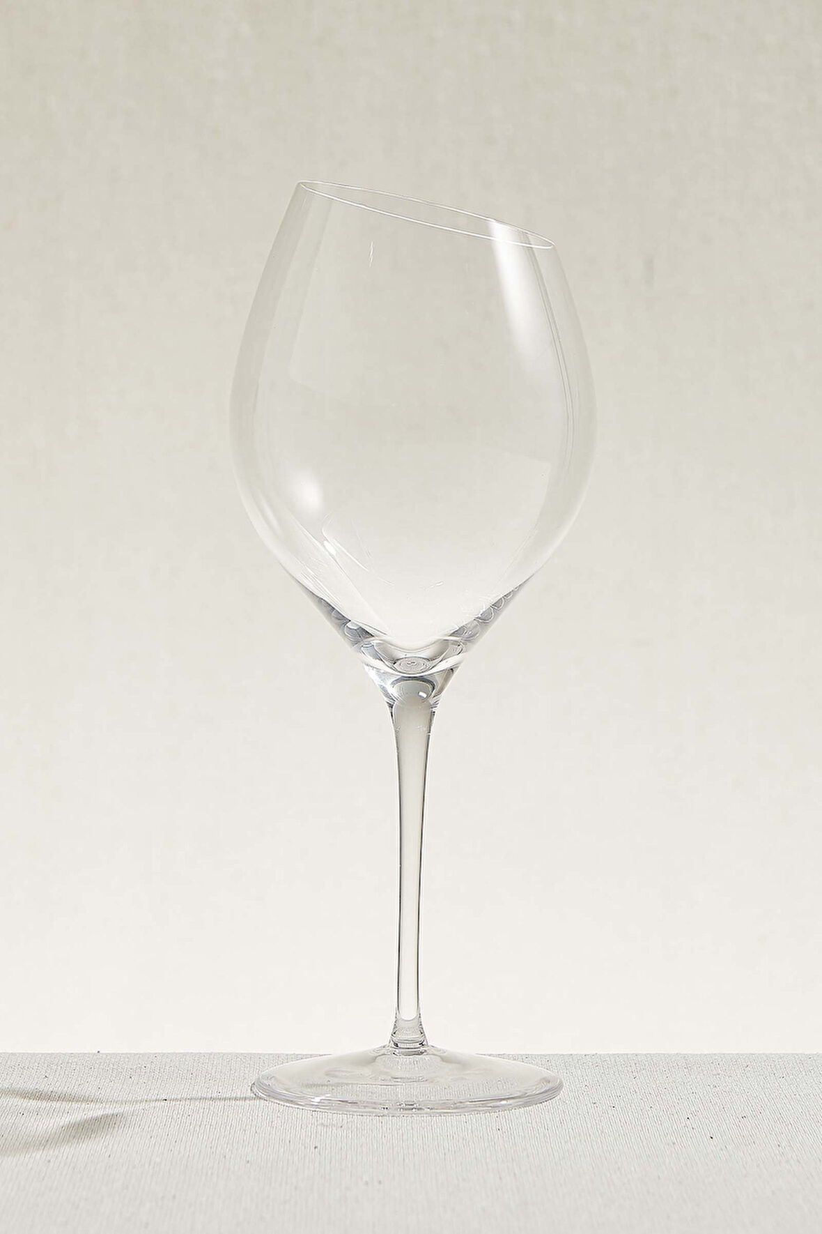 Orbit Kırmızı Şarap Kadehi