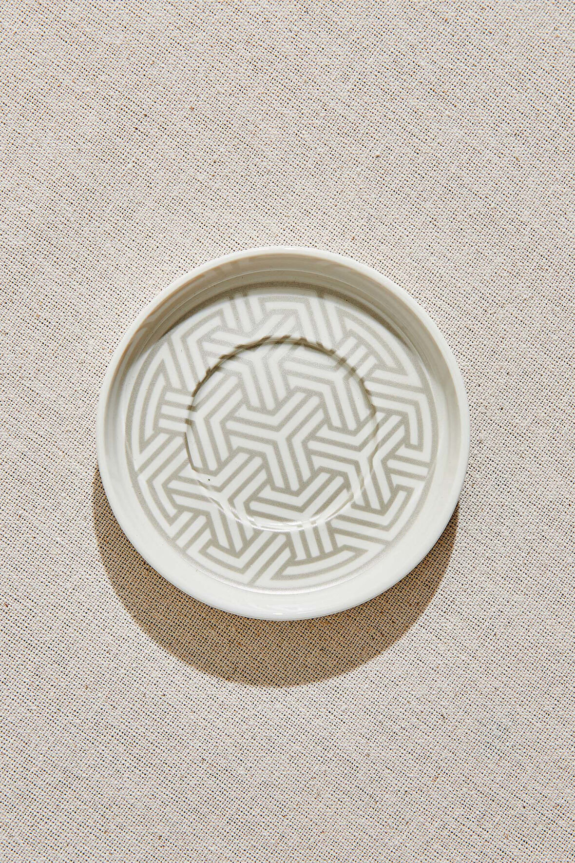 Geometrik Porselen Çay Tabağı Silver