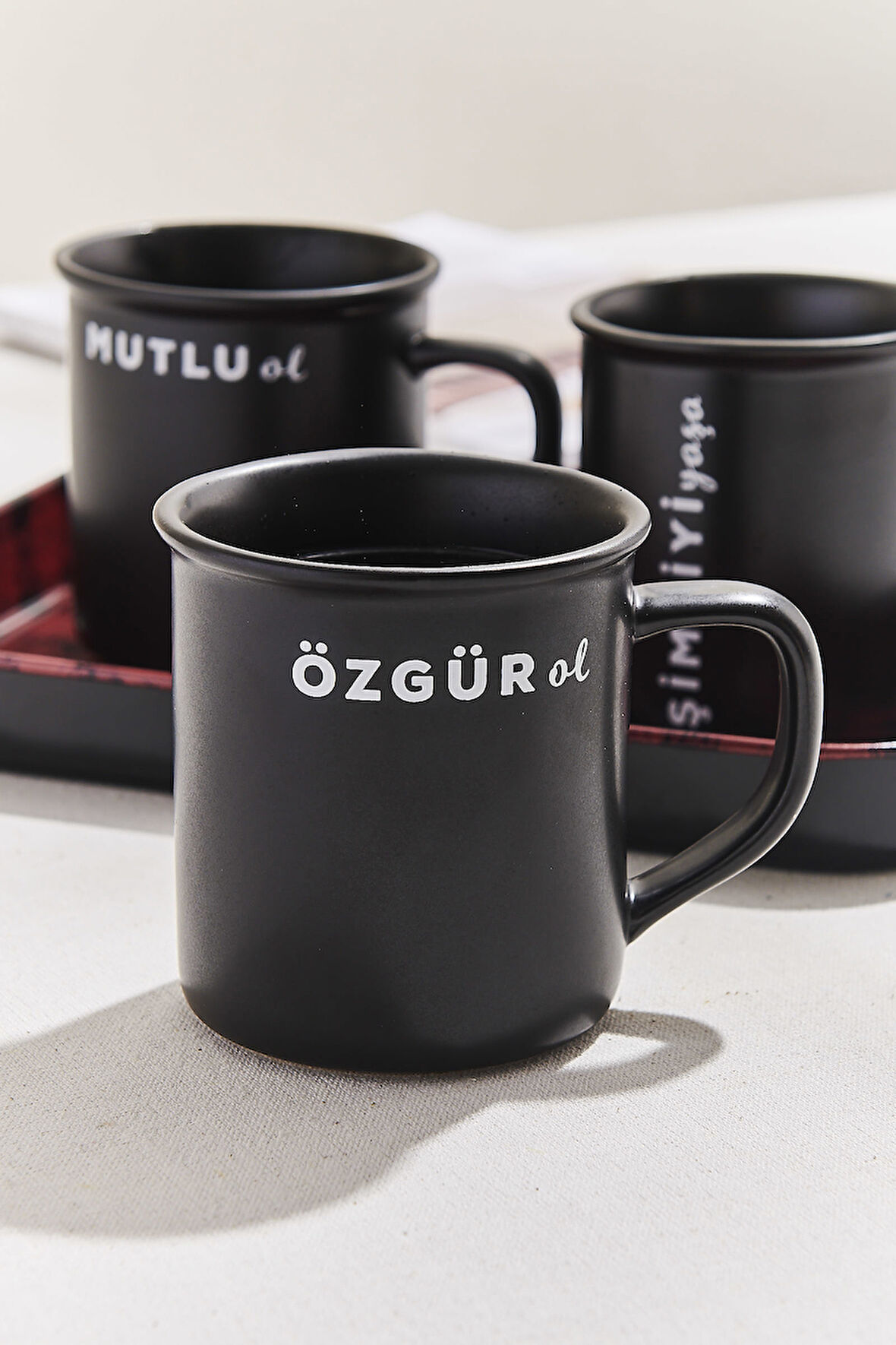 Özgür Ol  Seramik Kupa 370 CC Siyah