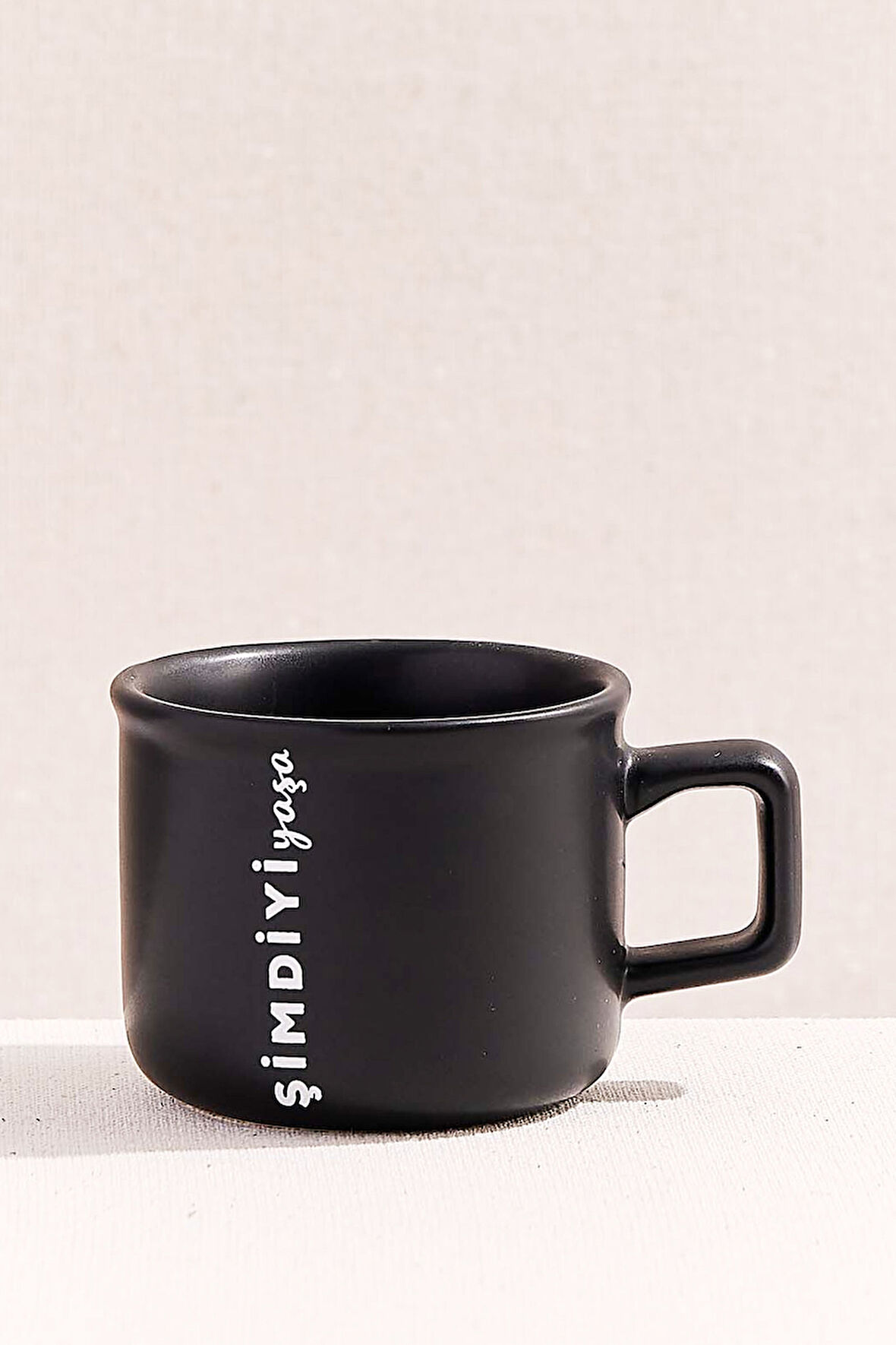 Şimdiyi Yaşa Siyah Seramik Kupa 150 CC