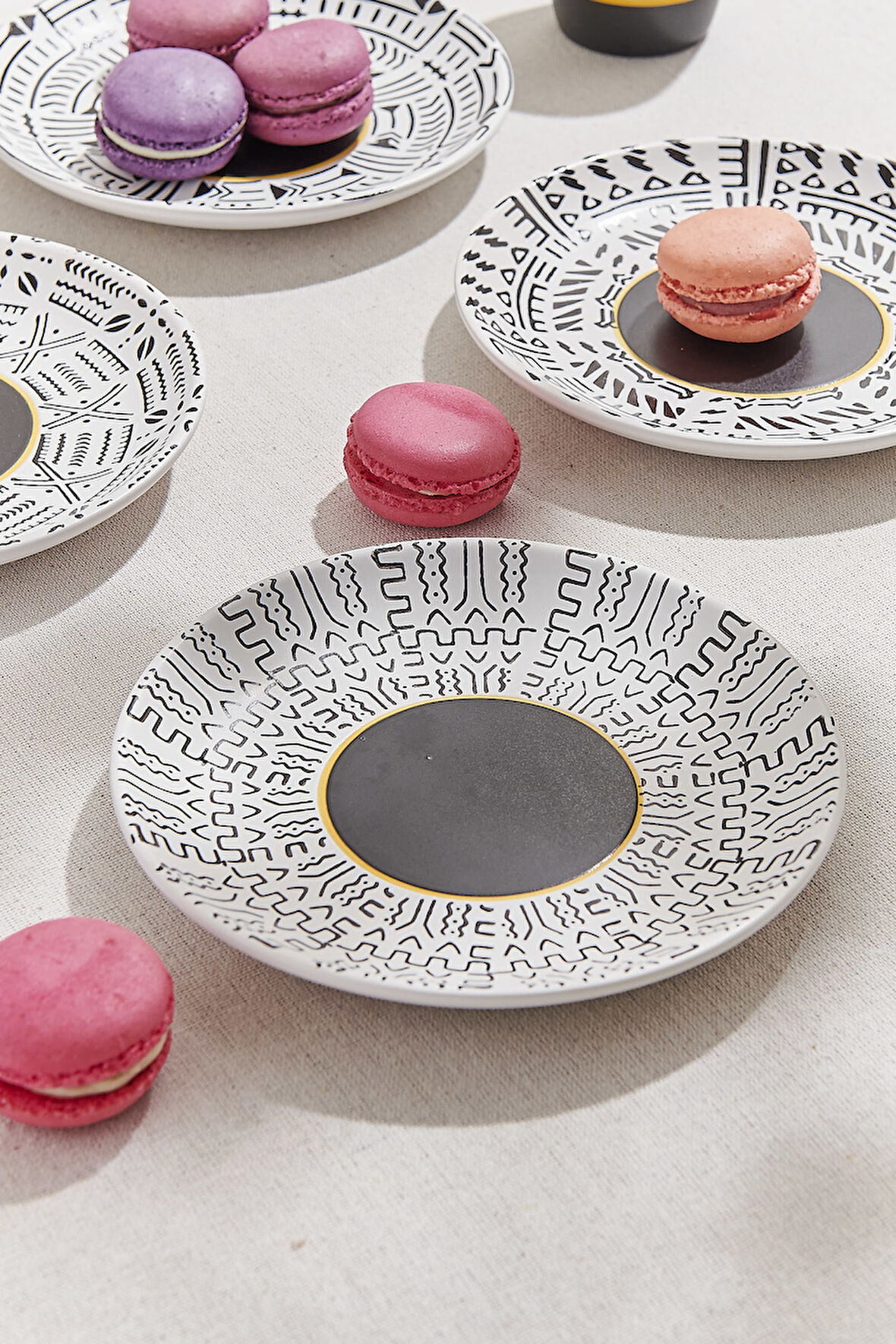 Tribe 1 Seramik Tabak Siyah Beyaz