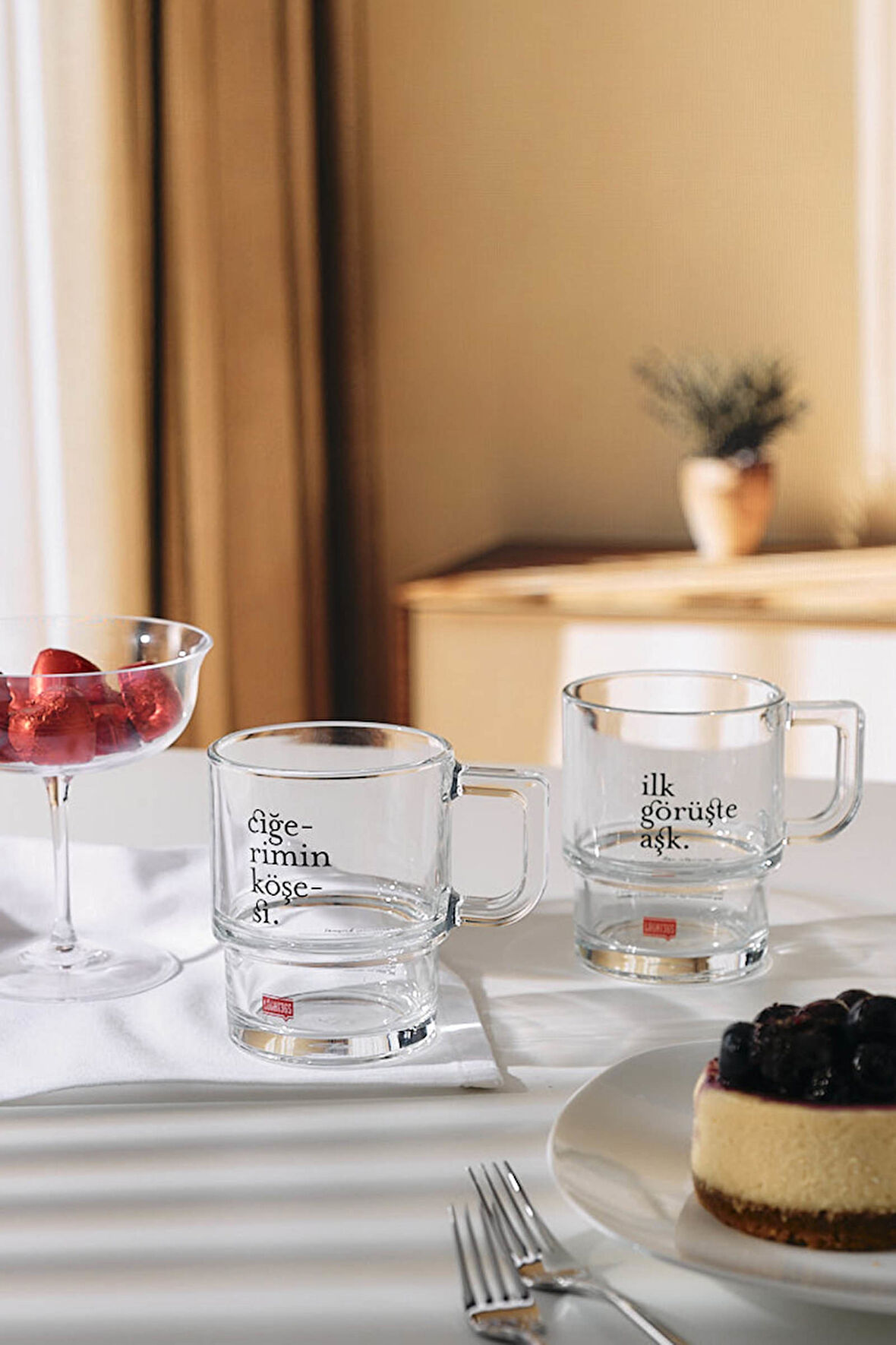 Lügat 365 İlk Görüşte Aşk Kupa