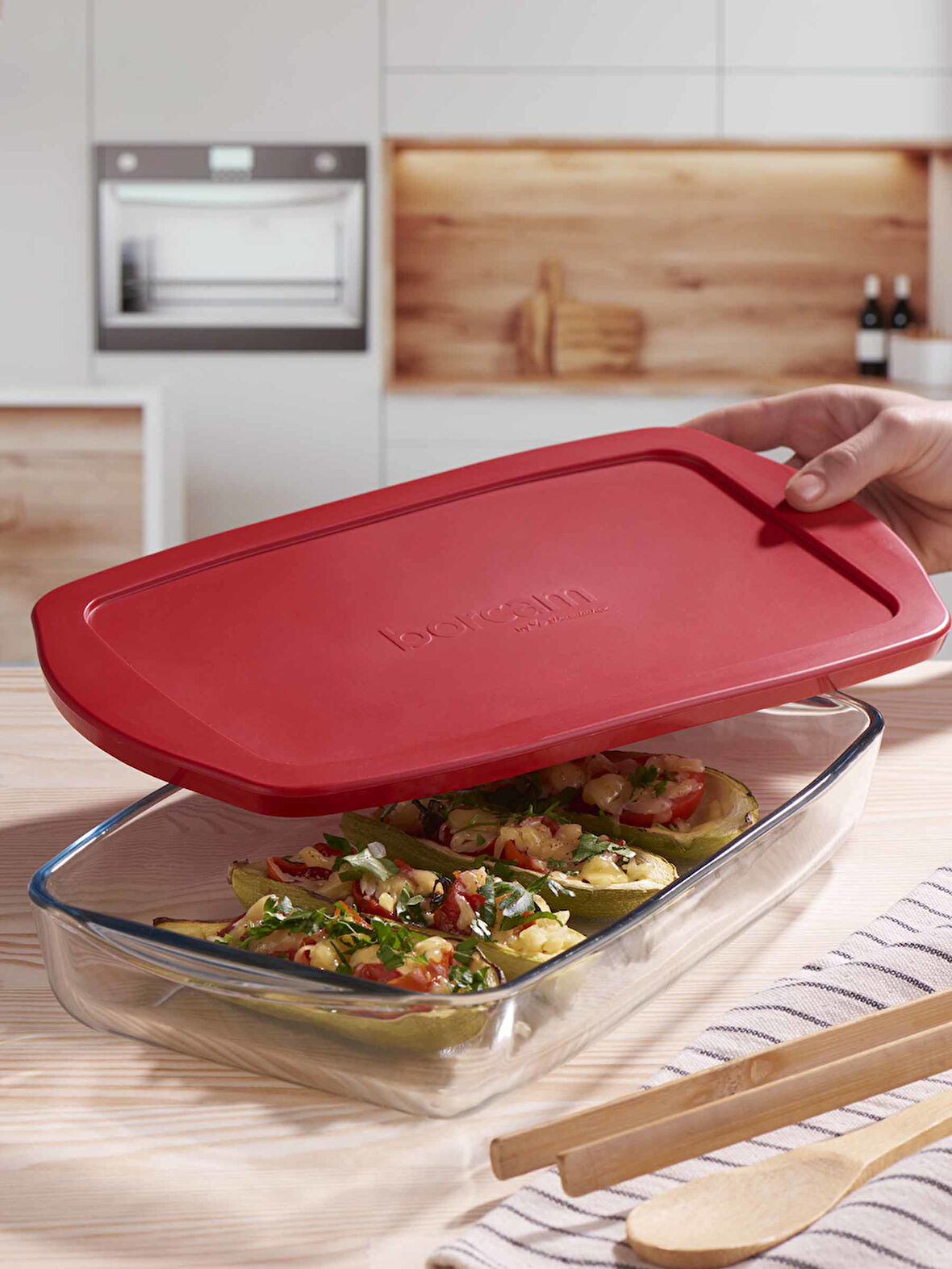 Dikdörtgen Kırmızı Kapaklı Borcam Saklama Kabı 1.9 L