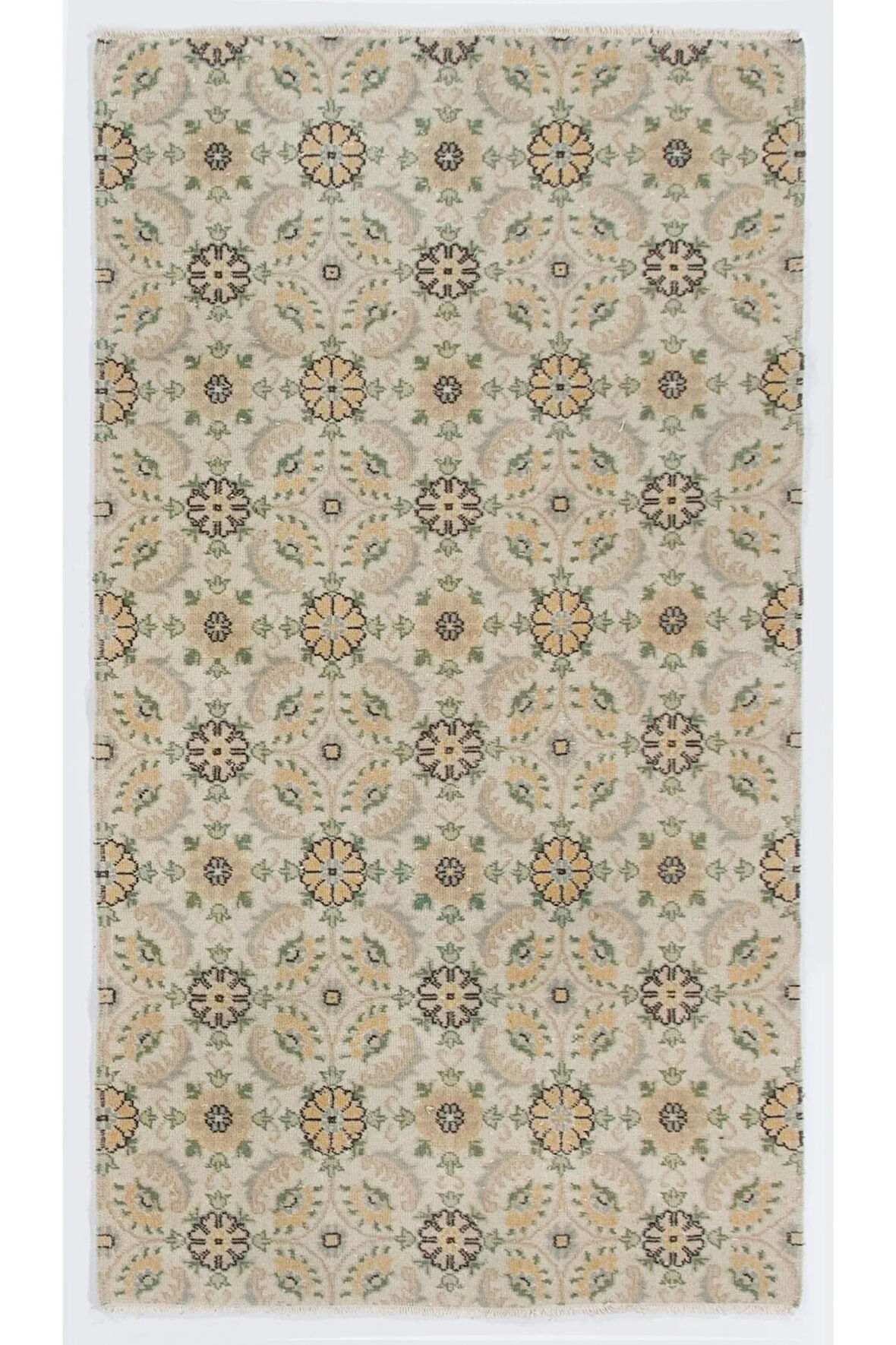 119x212 cm Soluk TonlardaEski Çiçek Tasarımlı Orta Anadolu Halısı. Bej El Yapımı Halı
