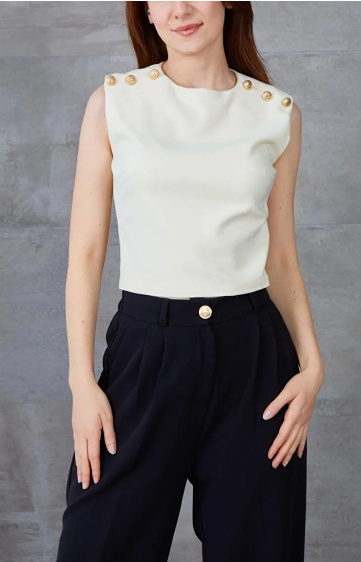 Düğme Detaylı Bluz