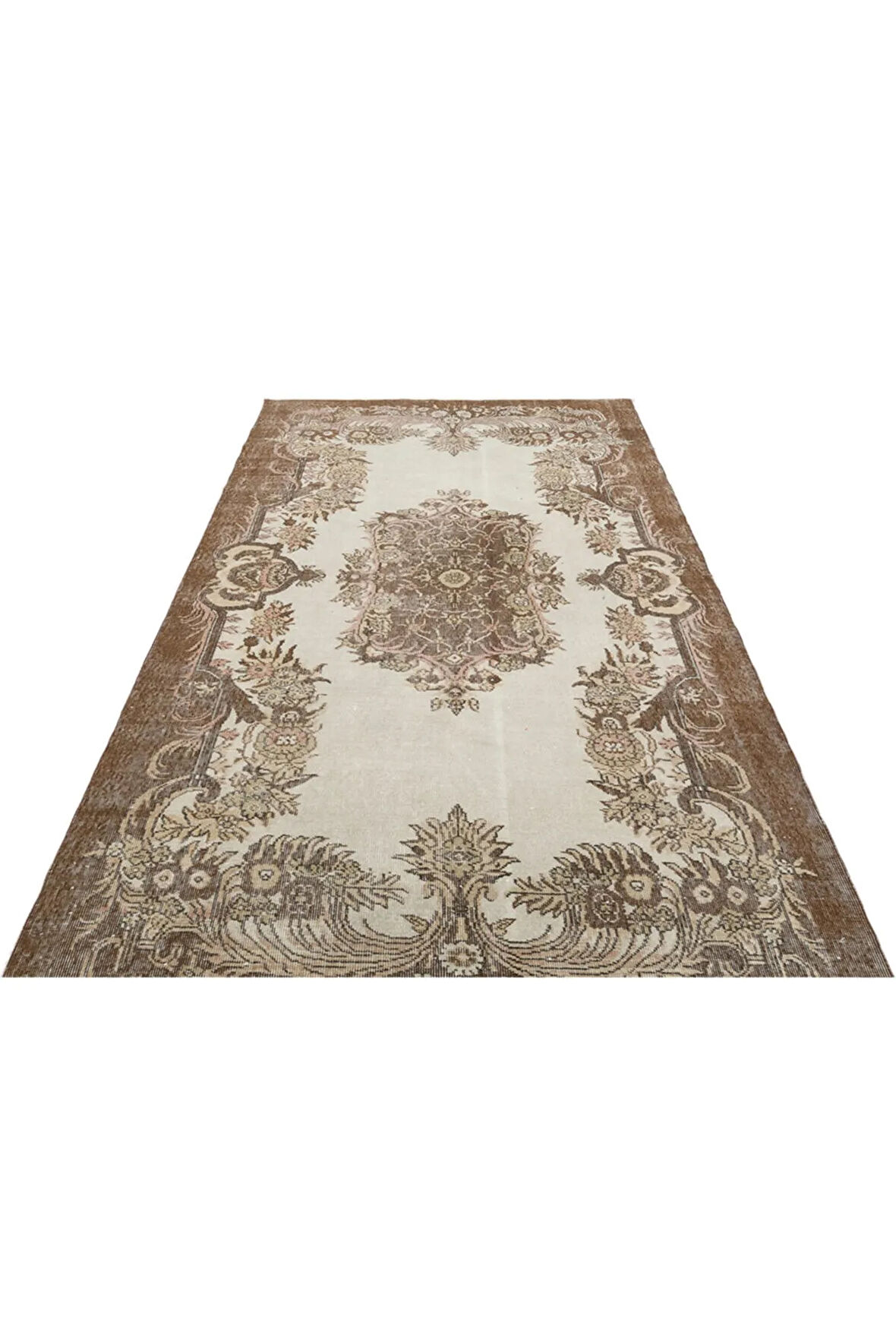 Kahverengi Desenli Halı