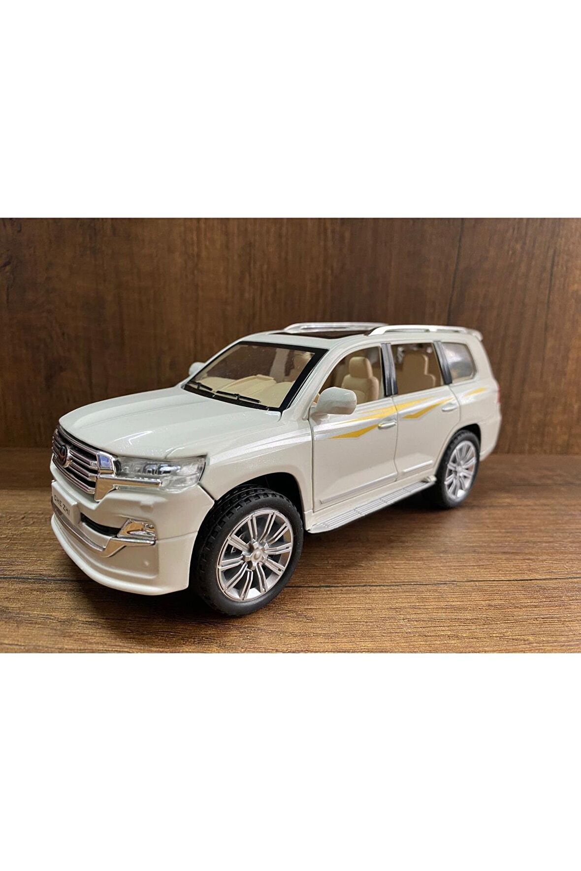 Toyota Land Cruıser Jip Araba Kapıları Bagaj Ve Kaput Açılır Işıklı Ve Sesli Toyota Land Cruiser