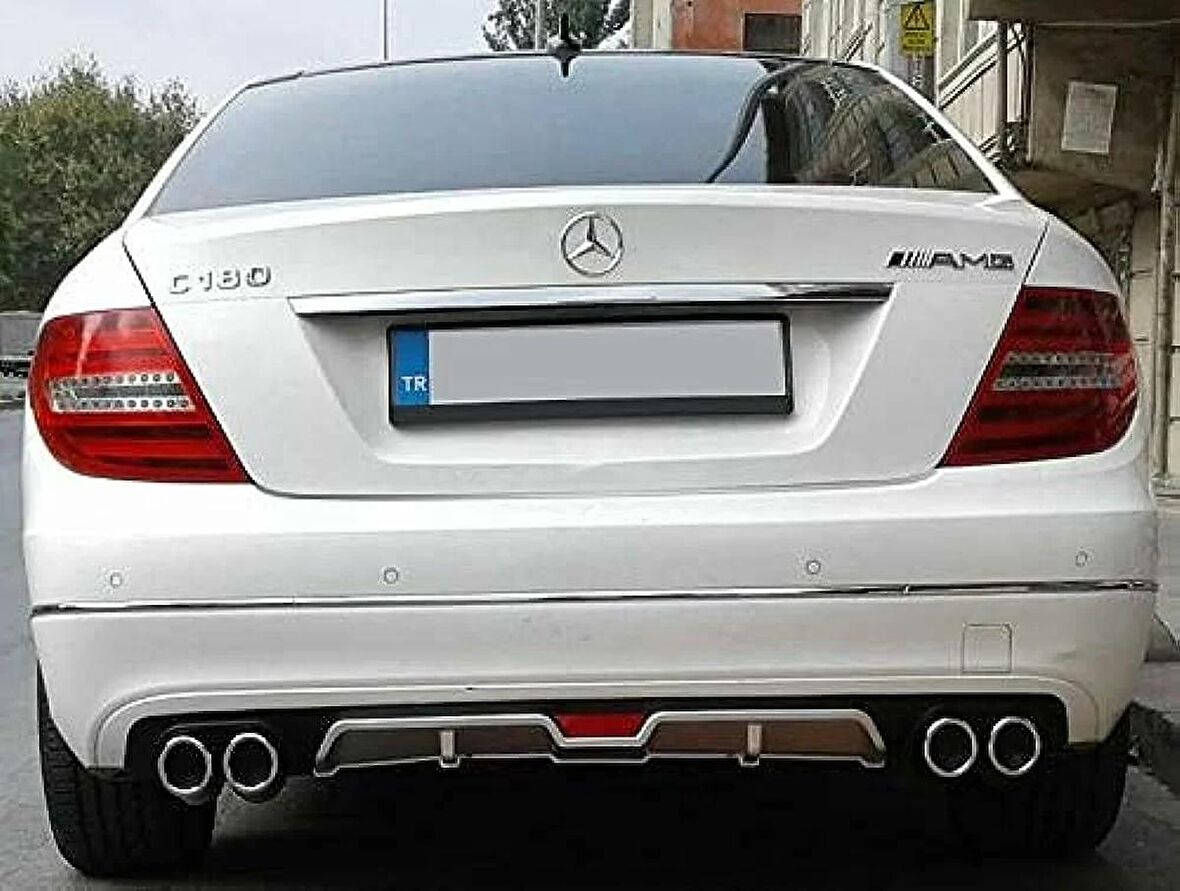 Mercedes w204 c180 uyumlu üniversal difüzör Siyah 2007-2013 arası