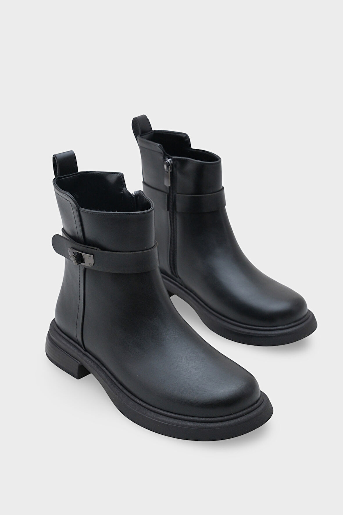 Kadın Tokalı Yandan Fermuarlı Günlük Bot Moley Siyah
