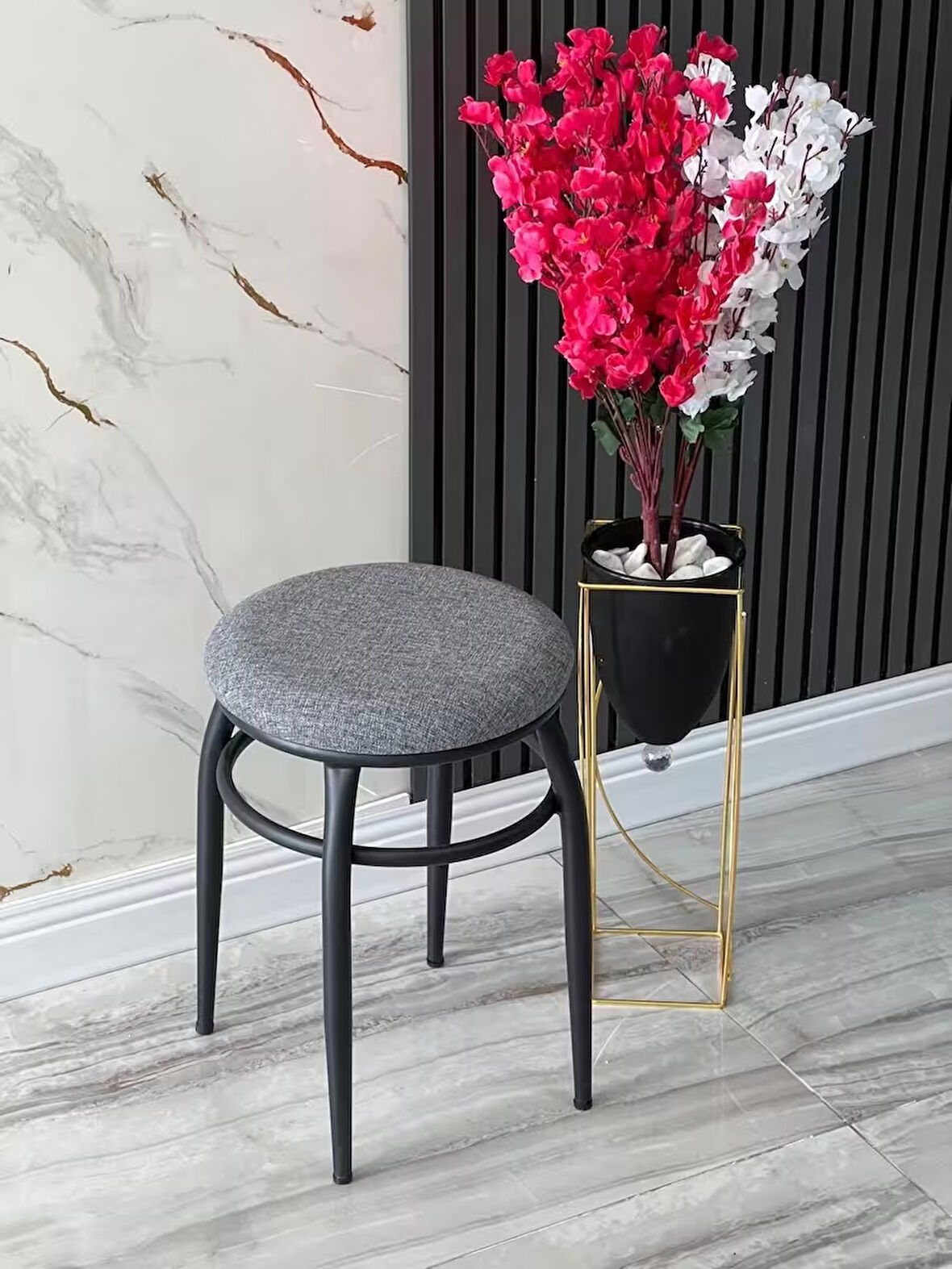 Demir Ayaklı Tabure, Mutfak Balkon Taburesi, Siyah Ayaklı Tabure, Gri Kumaş Tabure, Oturak