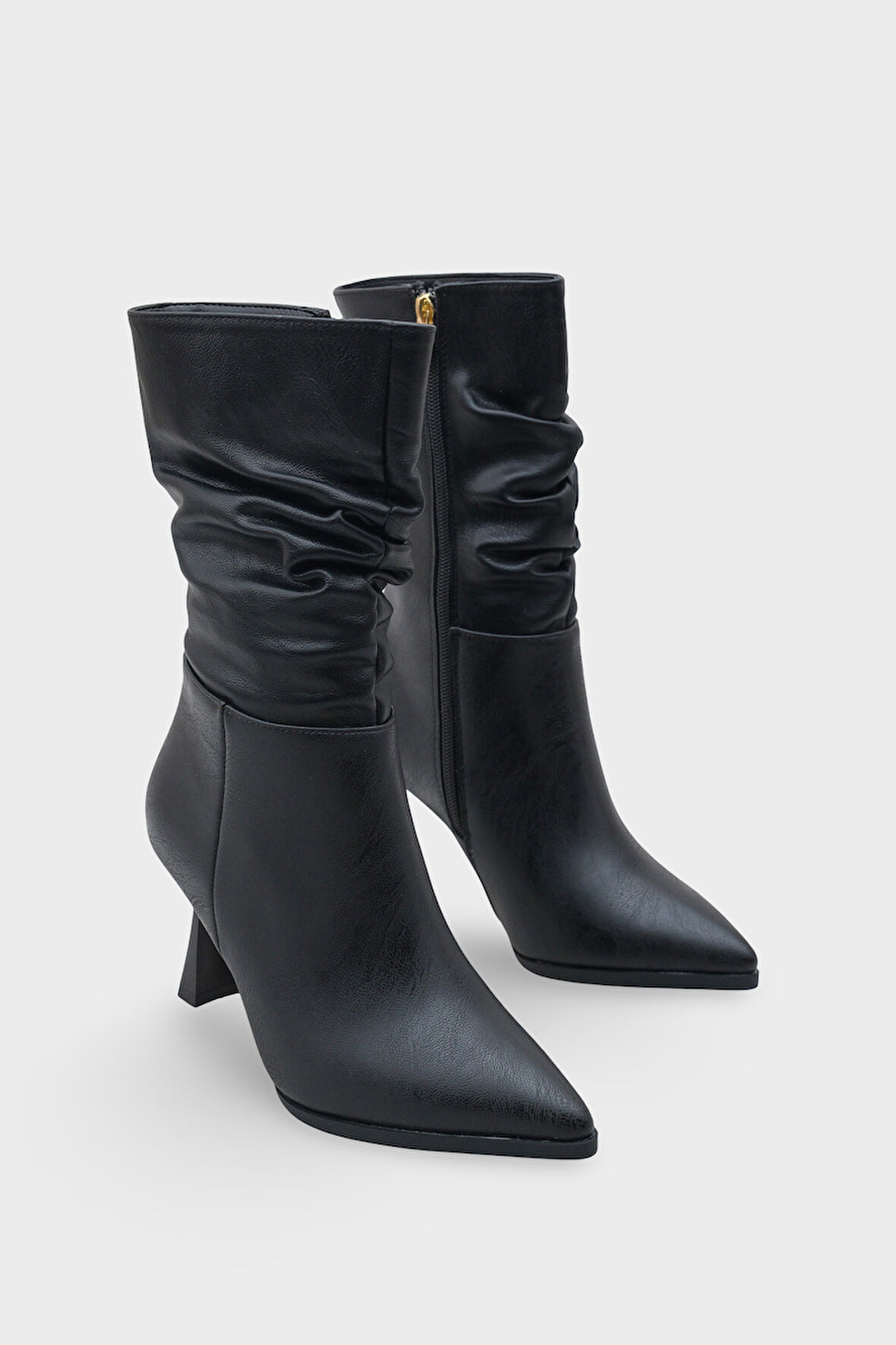 Kadın Sivri Burun Yandan Fermuarlı Topuklu Günlük Bot Riccos Siyah