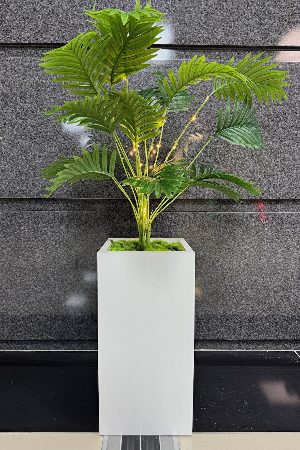 Areka Çiçekli, Led Işıklı, Beyaz Saksı 115cm