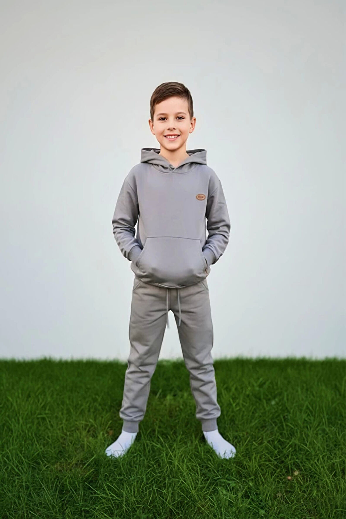 Kapüşonlu ve Kanguru Cepli Gri Renk Erkek Çocuk Eşofman Takım