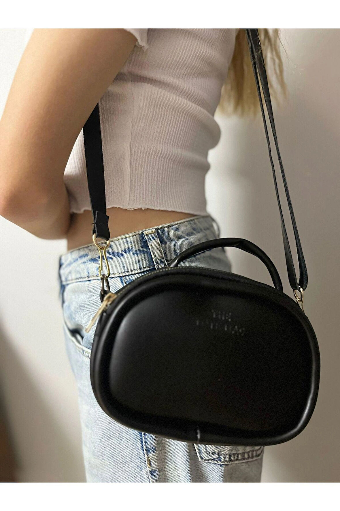 Oval Form Mini Çapraz Omuz Çantası