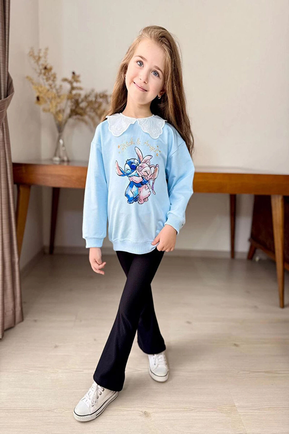 Yaka Detaylı Stitch Desenli Mavi Renk Kız Çocuk Takım