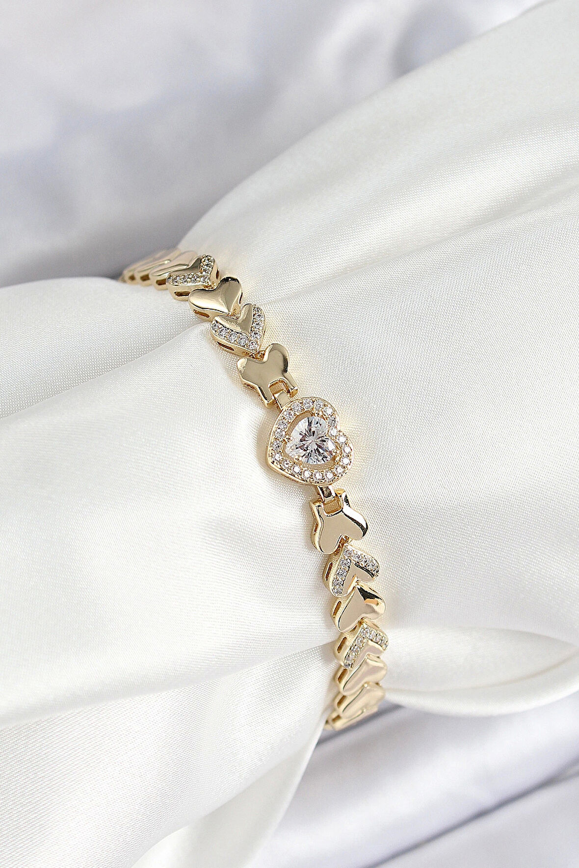 Xuping Pirinç Baget Kalp Model Gold Renk Kadın Bileklik