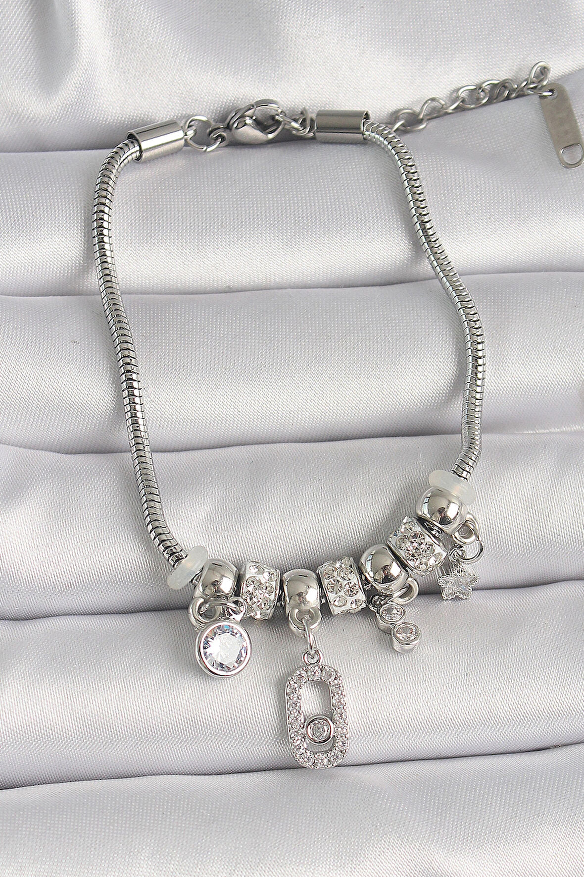 Pirinç Gümüş Renk Zincir Sallantı Zirkon Taşlı Messika Figür Yıldız Detay Kadın Bileklik