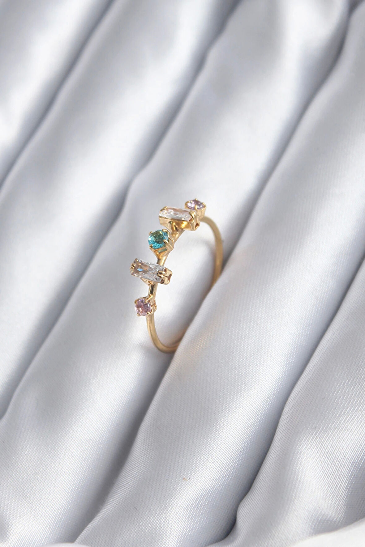 Gold Renk Zirkon Taşlı Renkli Zirkon Taşlı Kadın Yüzük