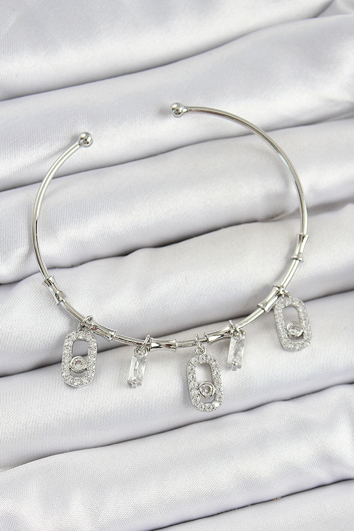 Pirinç Zirkon Taşlı Dikdörtgen Model Gümüş Renk Charm Bileklik