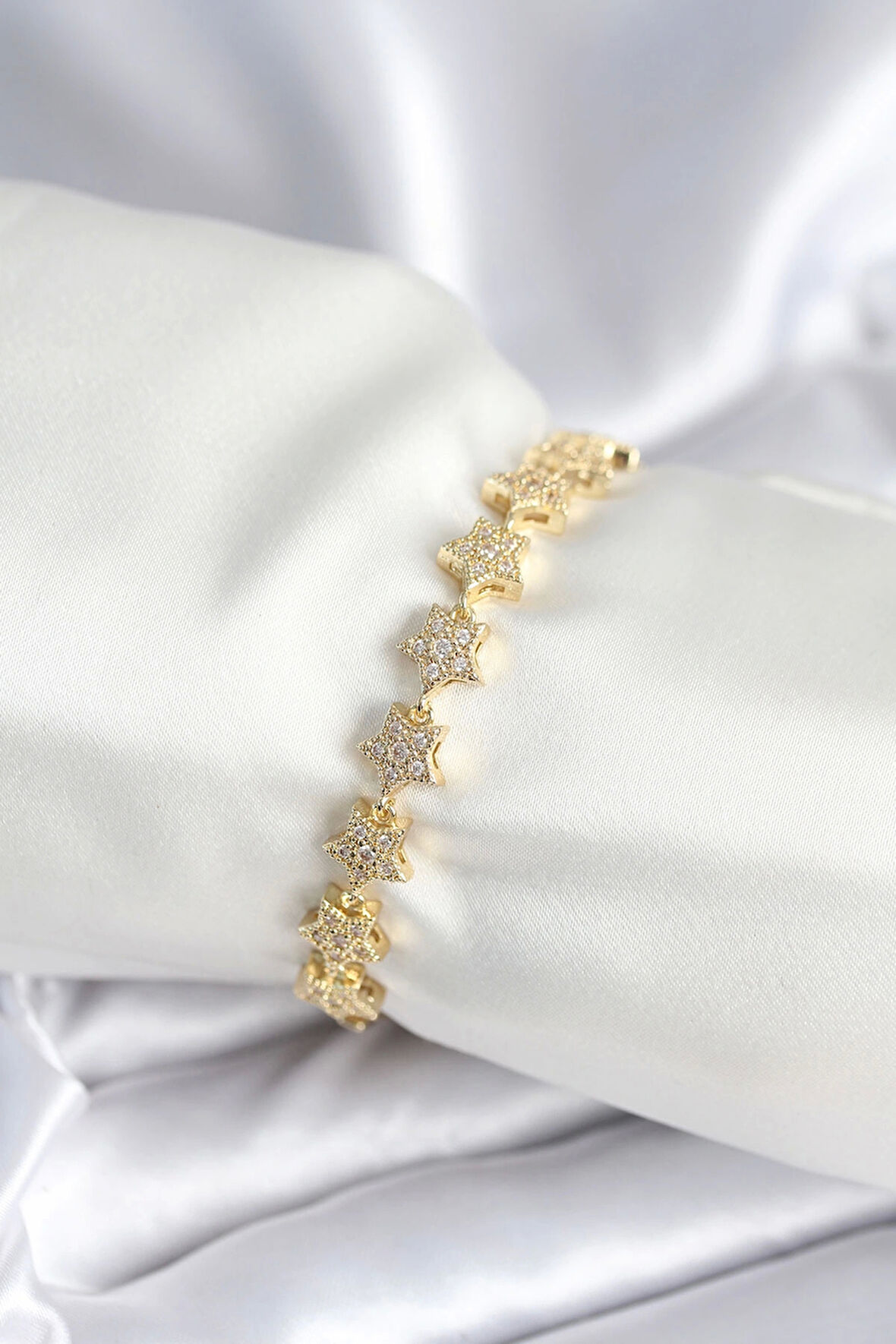 Pirinç Gold Renk Yıldız Model Kadın Bileklik