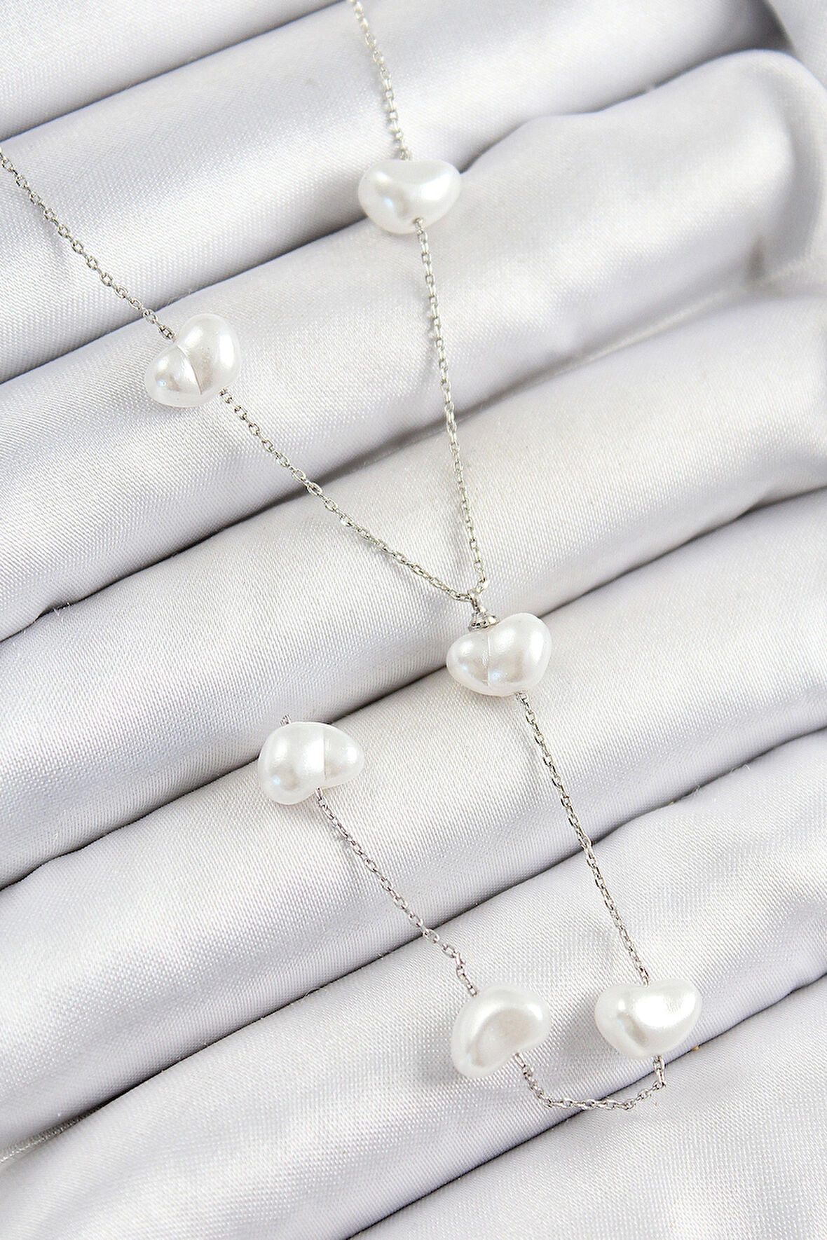 Pirinç İncili Kalp Figürlü Y Model Gümüş Renk Kadın Kolye