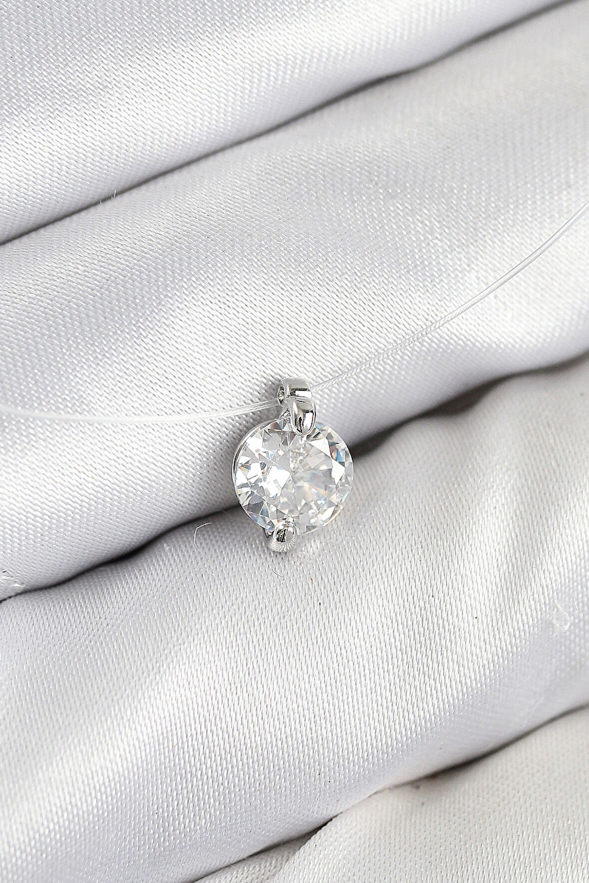 Misineli Zirkon Taşlı Model Gümüş Renk Hayalet Kolye