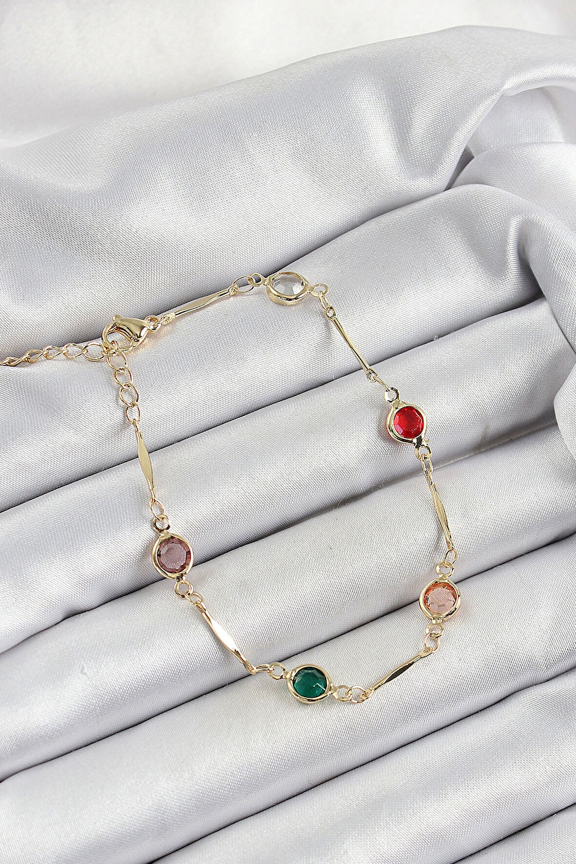 Pirinç Asorti Model Gold Renk Zirkon Taşlı Kadın Bileklik