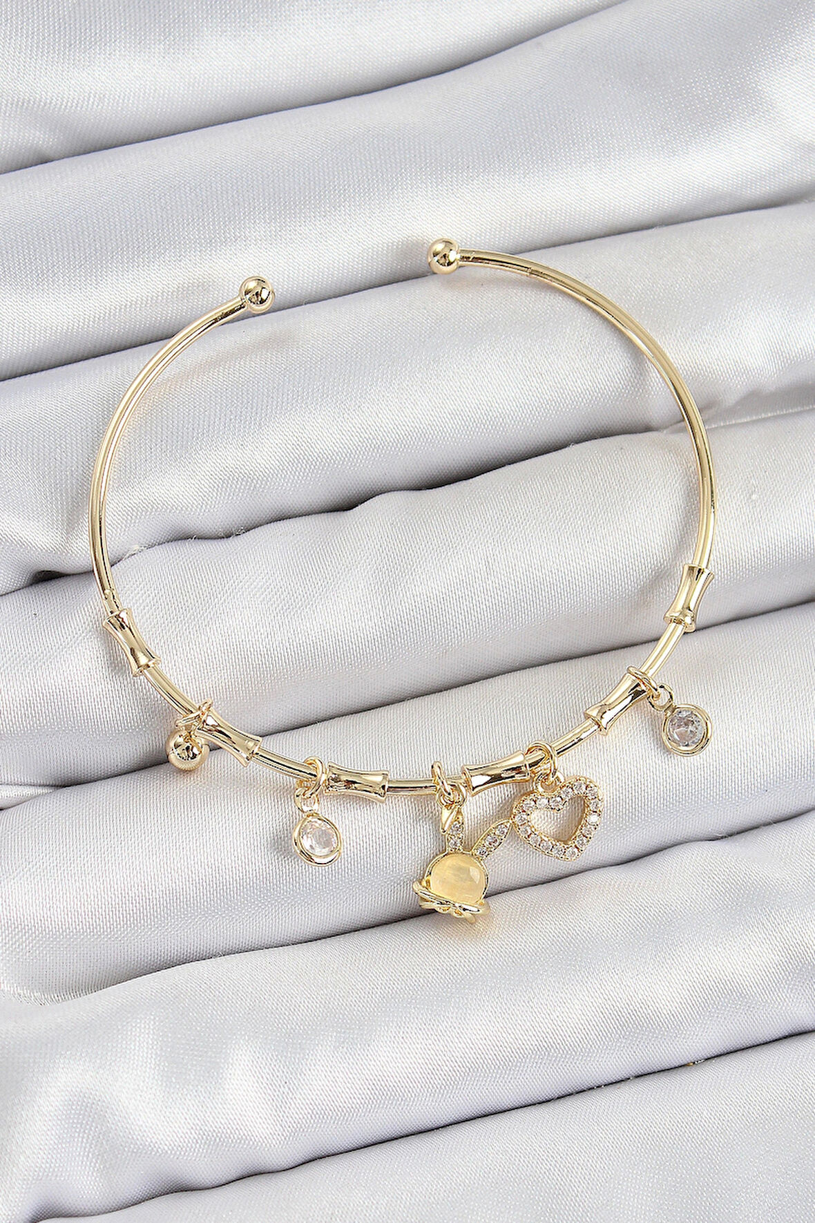 Pirinç Zirkon Taşlı Tavşan Ve Kalp Model Gold Renk Charm Bileklik