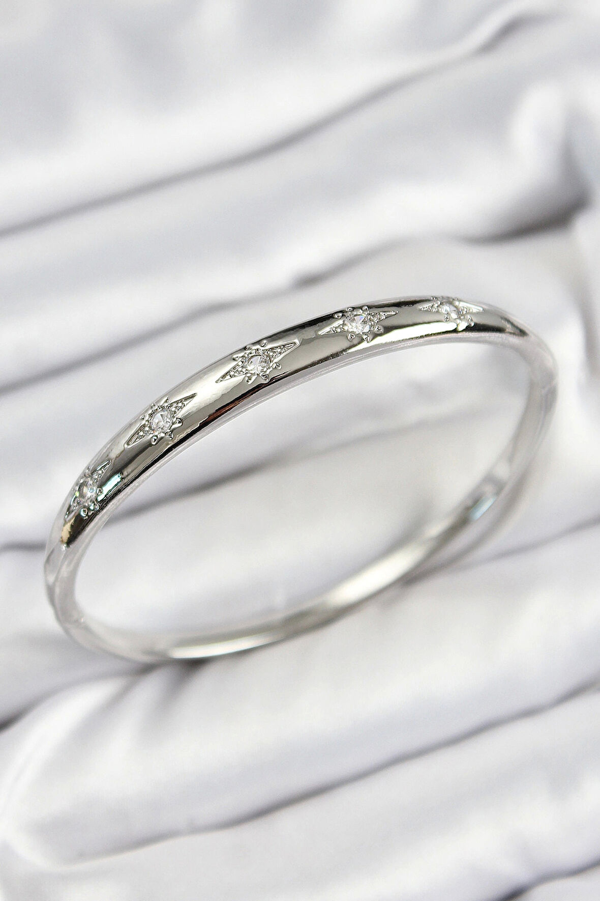 Pirinç Zirkon Taşlı Kutup Yıldızı Model Gümüş Renk Kadın Kelepçe