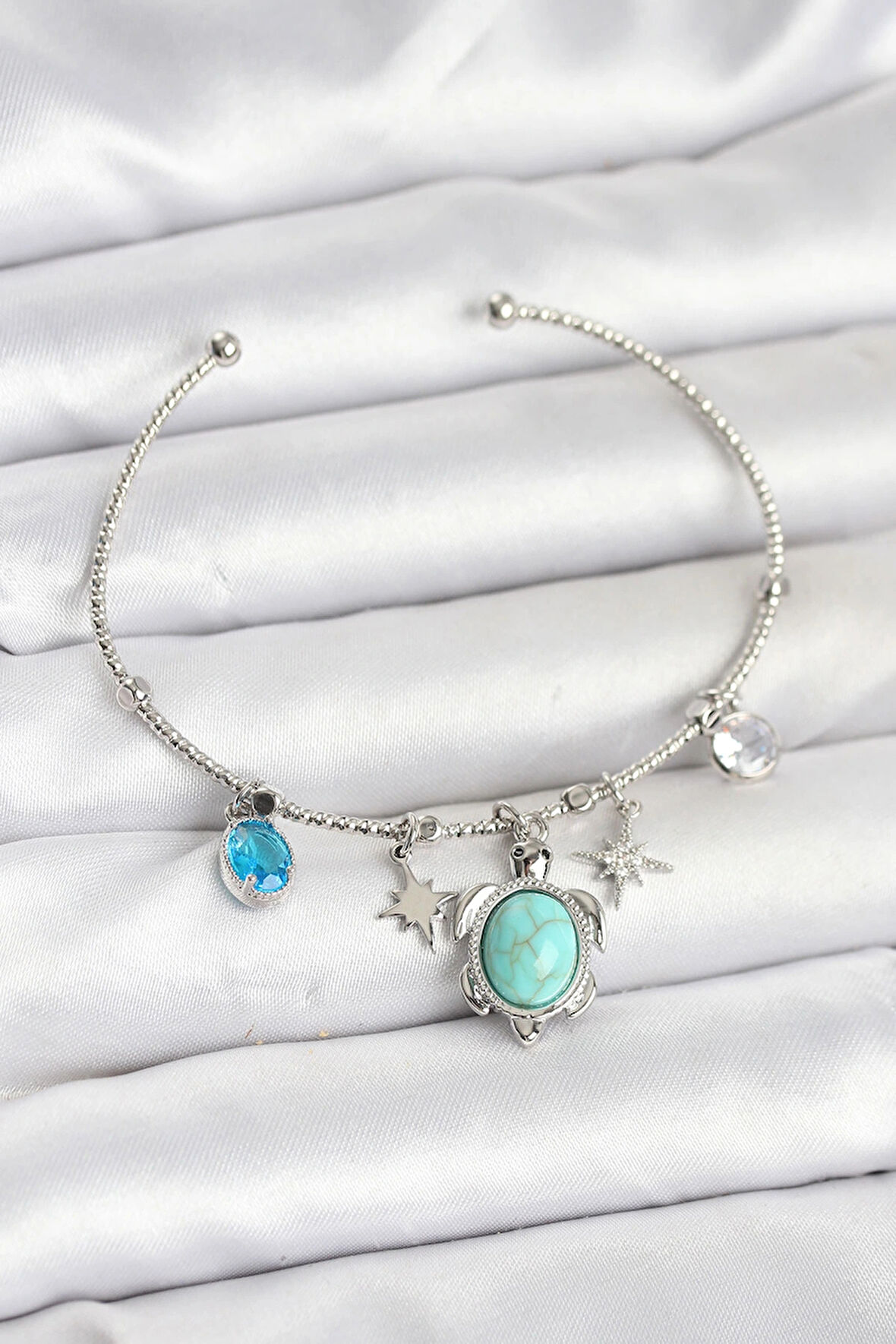 Caretta Caretta Charmlı Gümüş Renk Kadın Bileklik