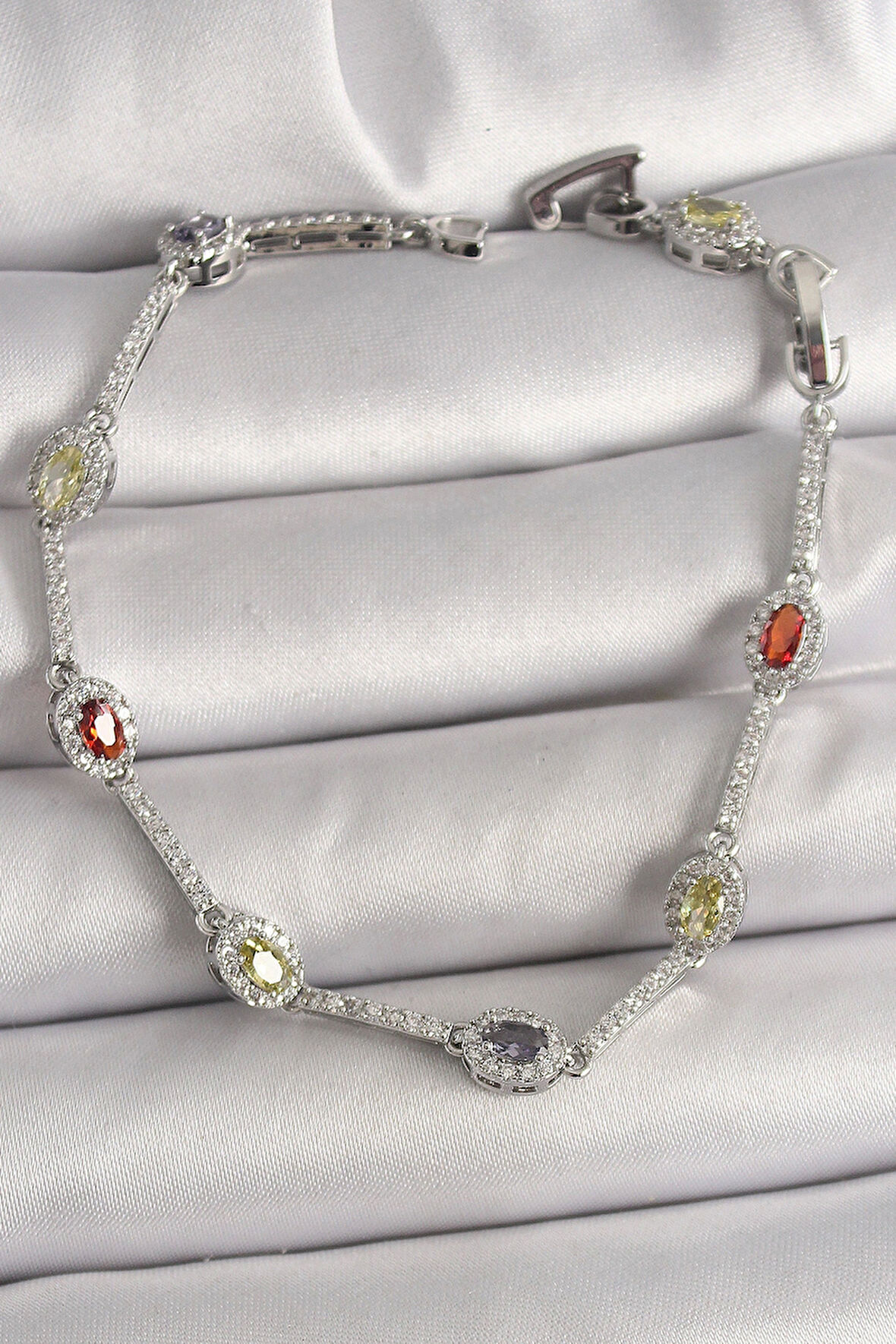 Pirinç Gümüş Renk Renkli Zirkon Taşlı Damla Taş Model Kadın Bileklik