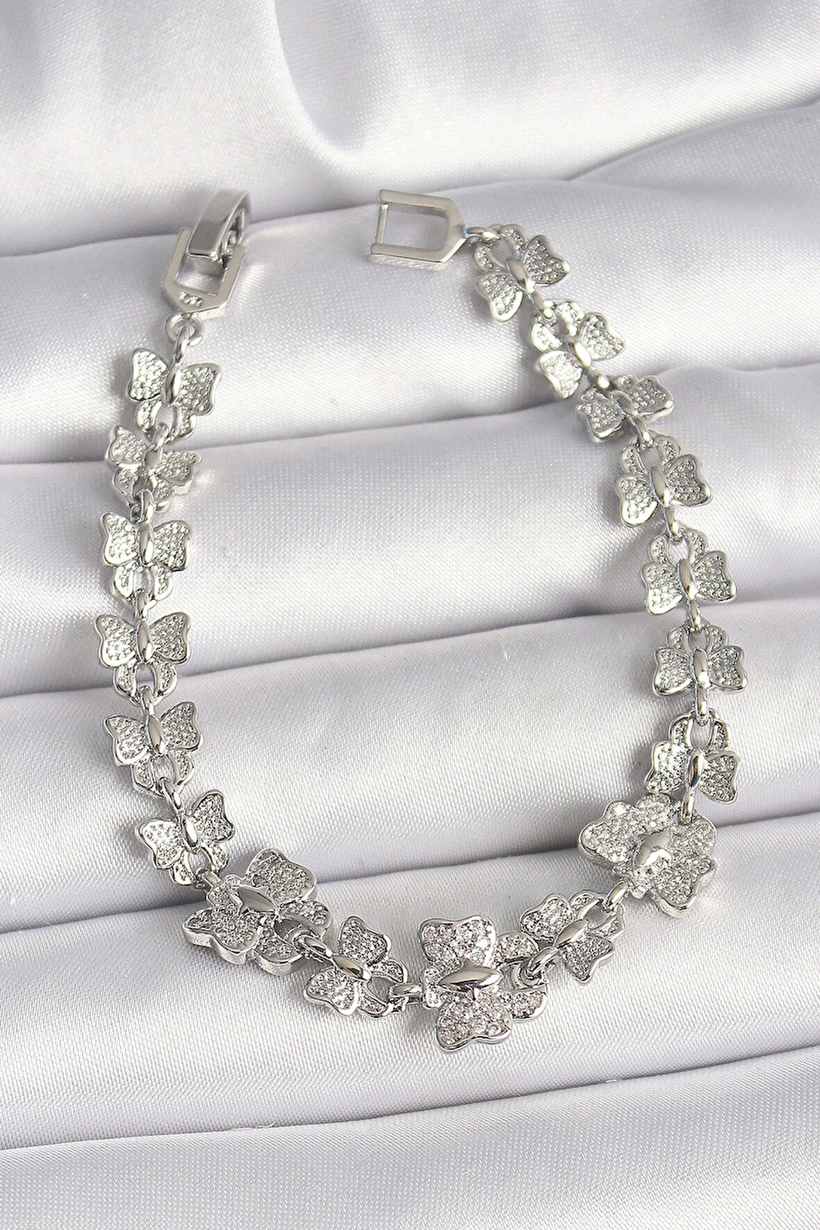 Pirinç Gümüş Renk Zirkon Taşlı Kelebek Model Zincir Kadın Bileklik
